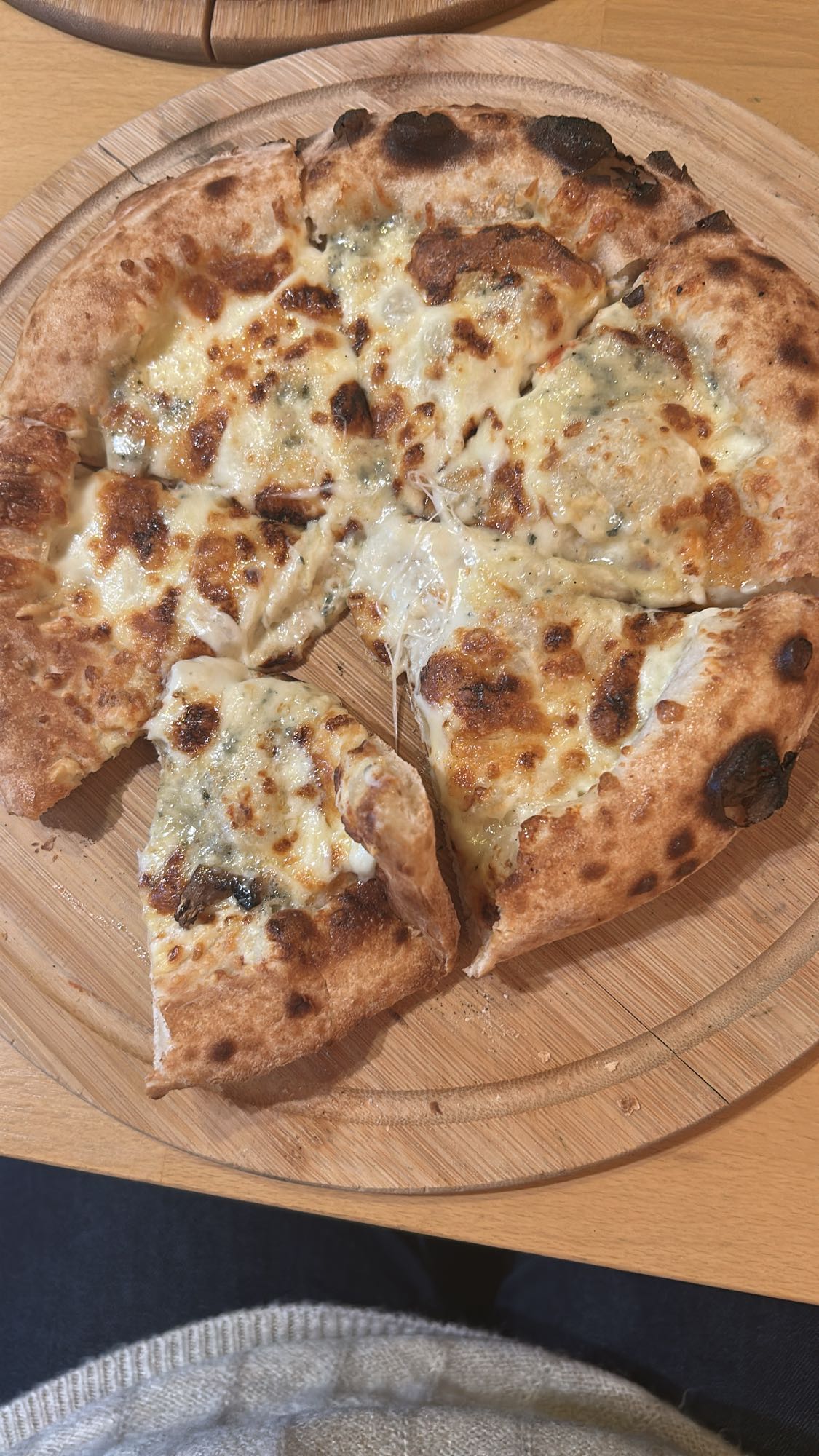 Pizza patru brânzeturi