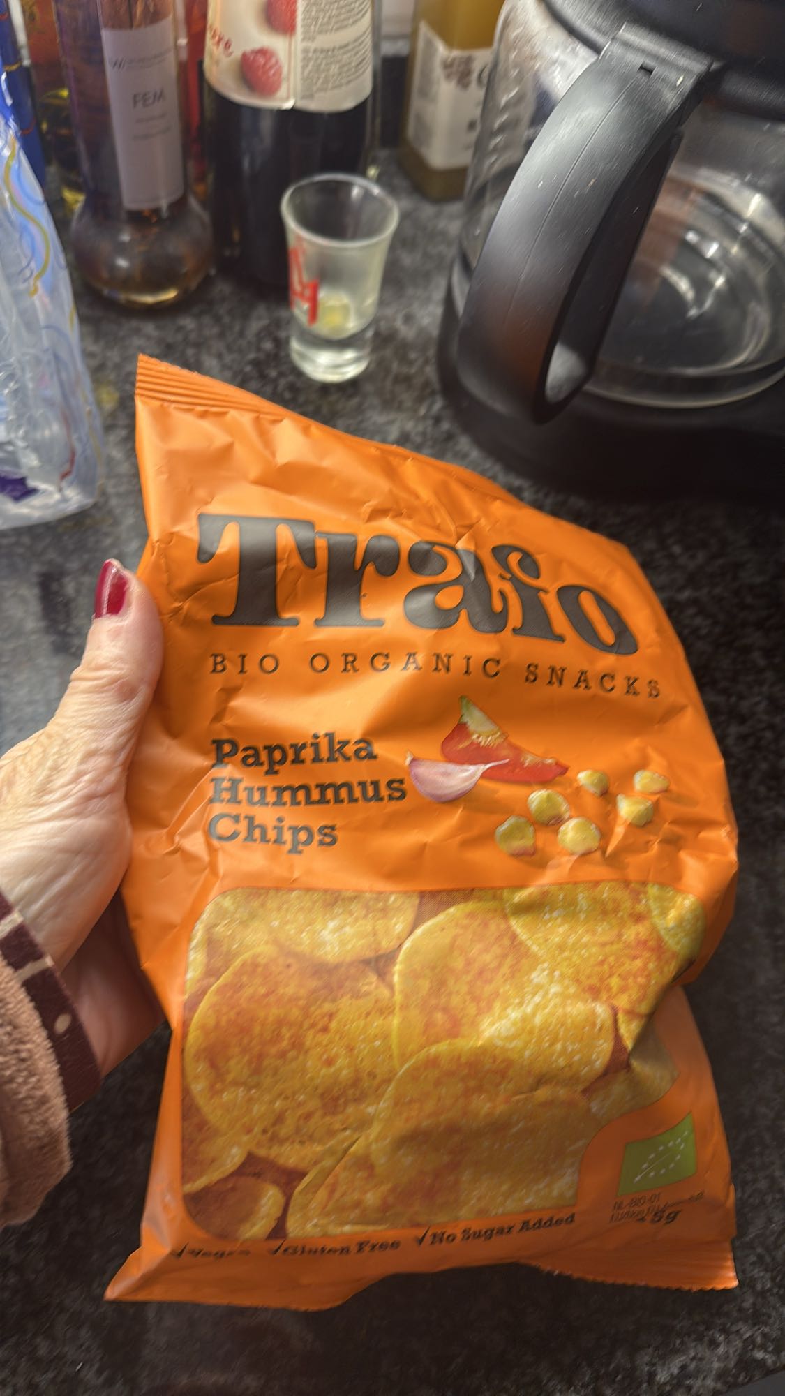 Paprika hummus chips