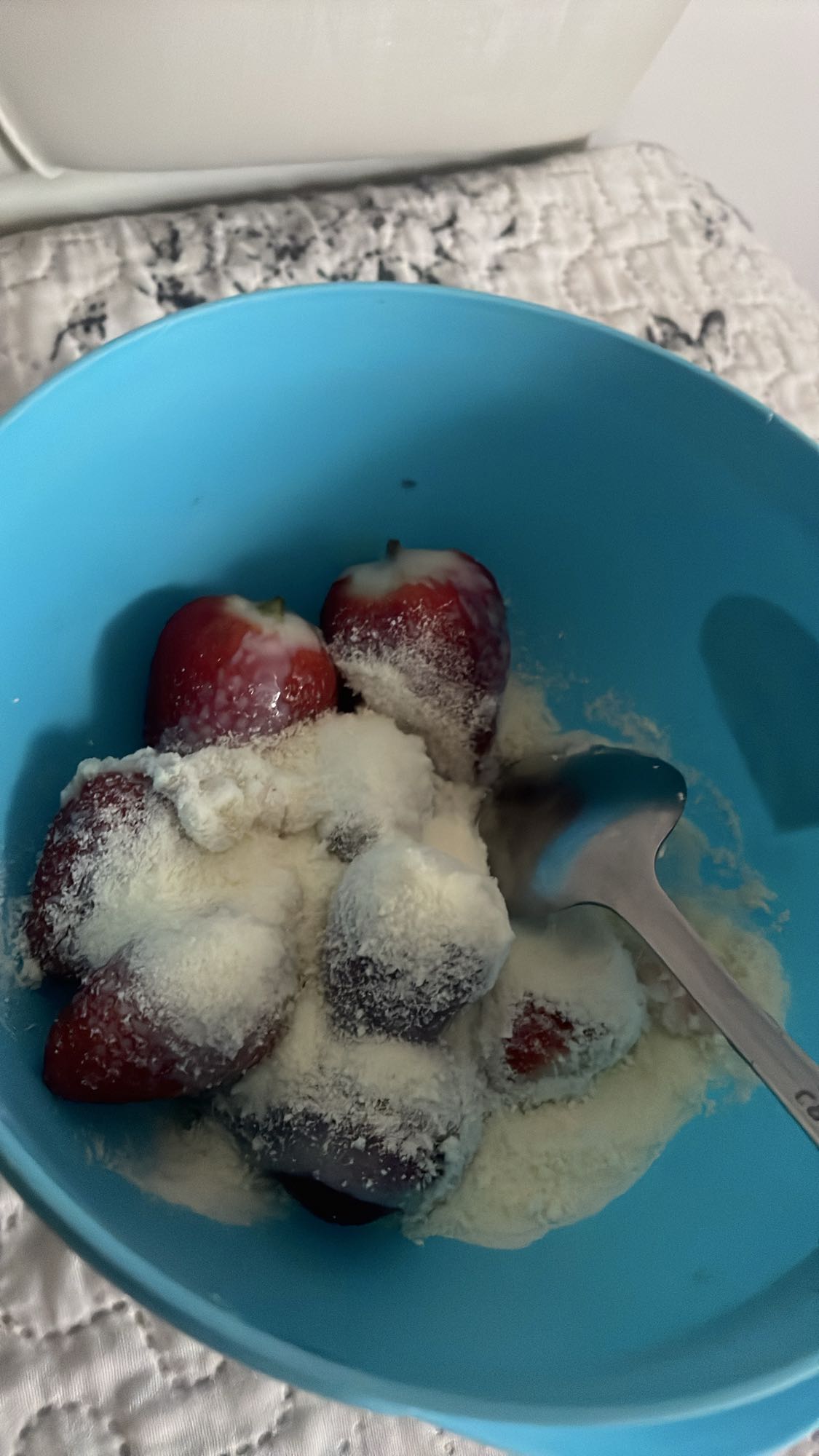 Morangos com leite em pó