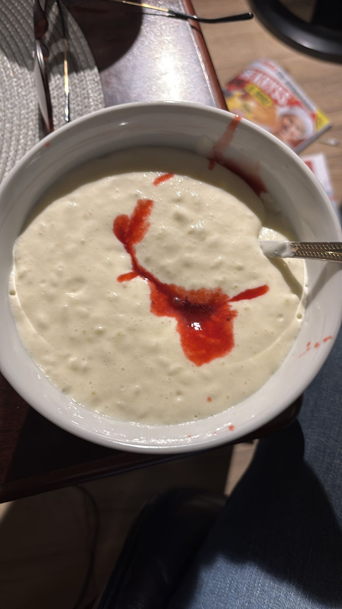 Riskrem med bringebærsaus