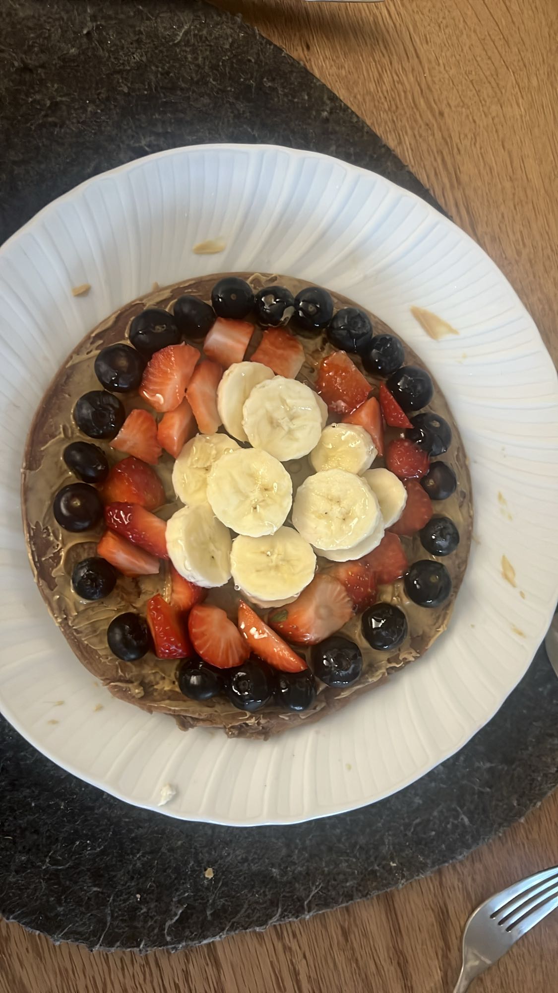 Frugt peanutbutter pandekage