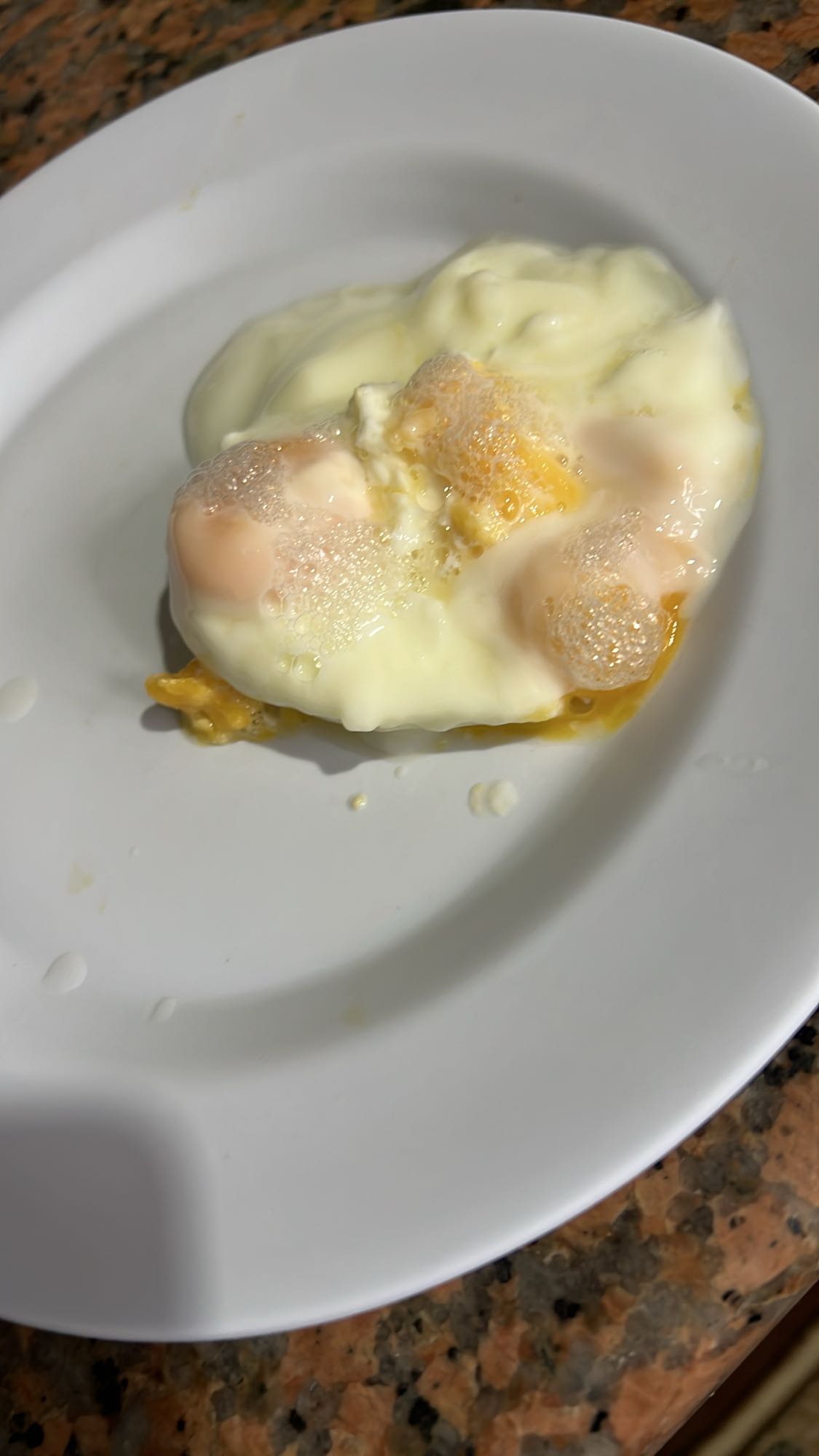 Poached eggs (2 whole and 4 eggs white)