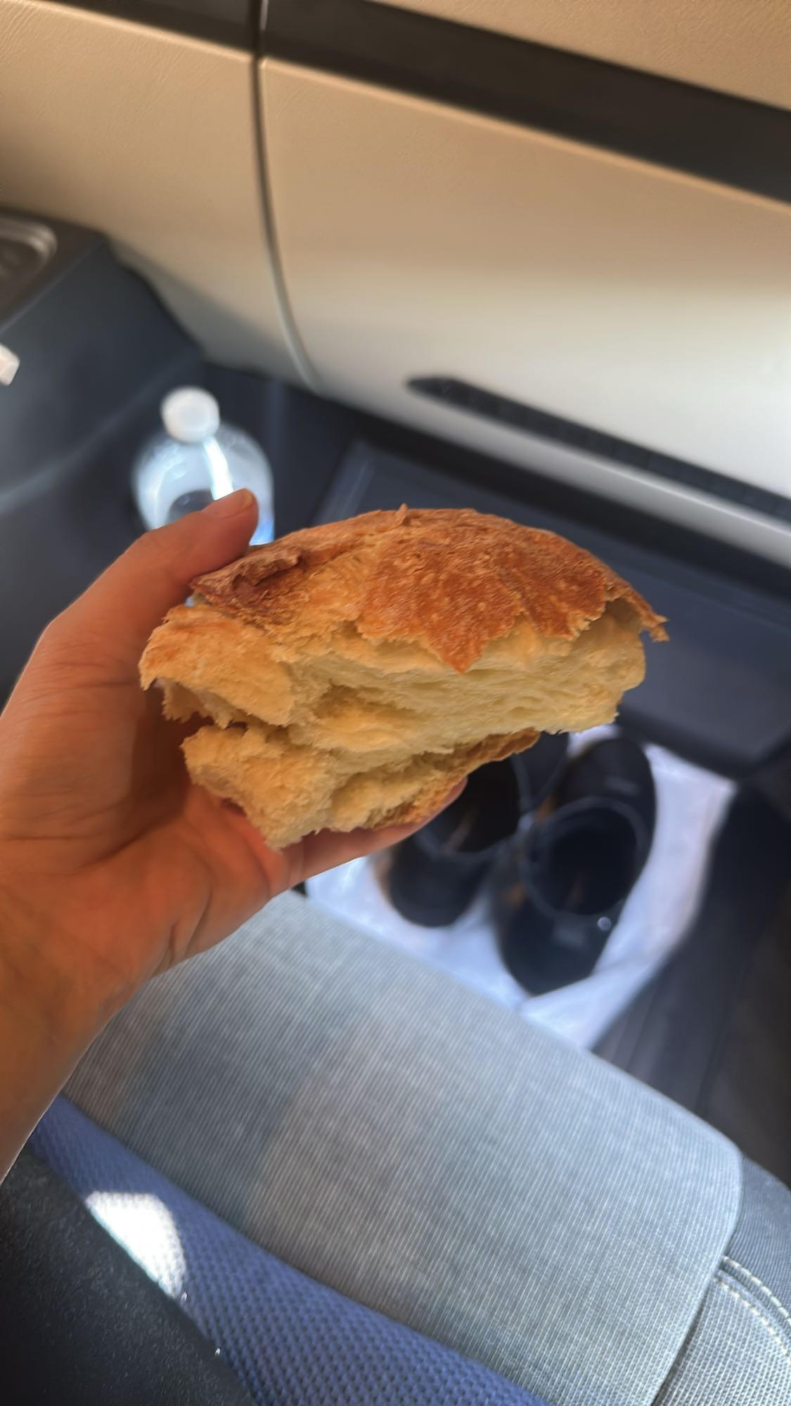 Pâine albă ruptă