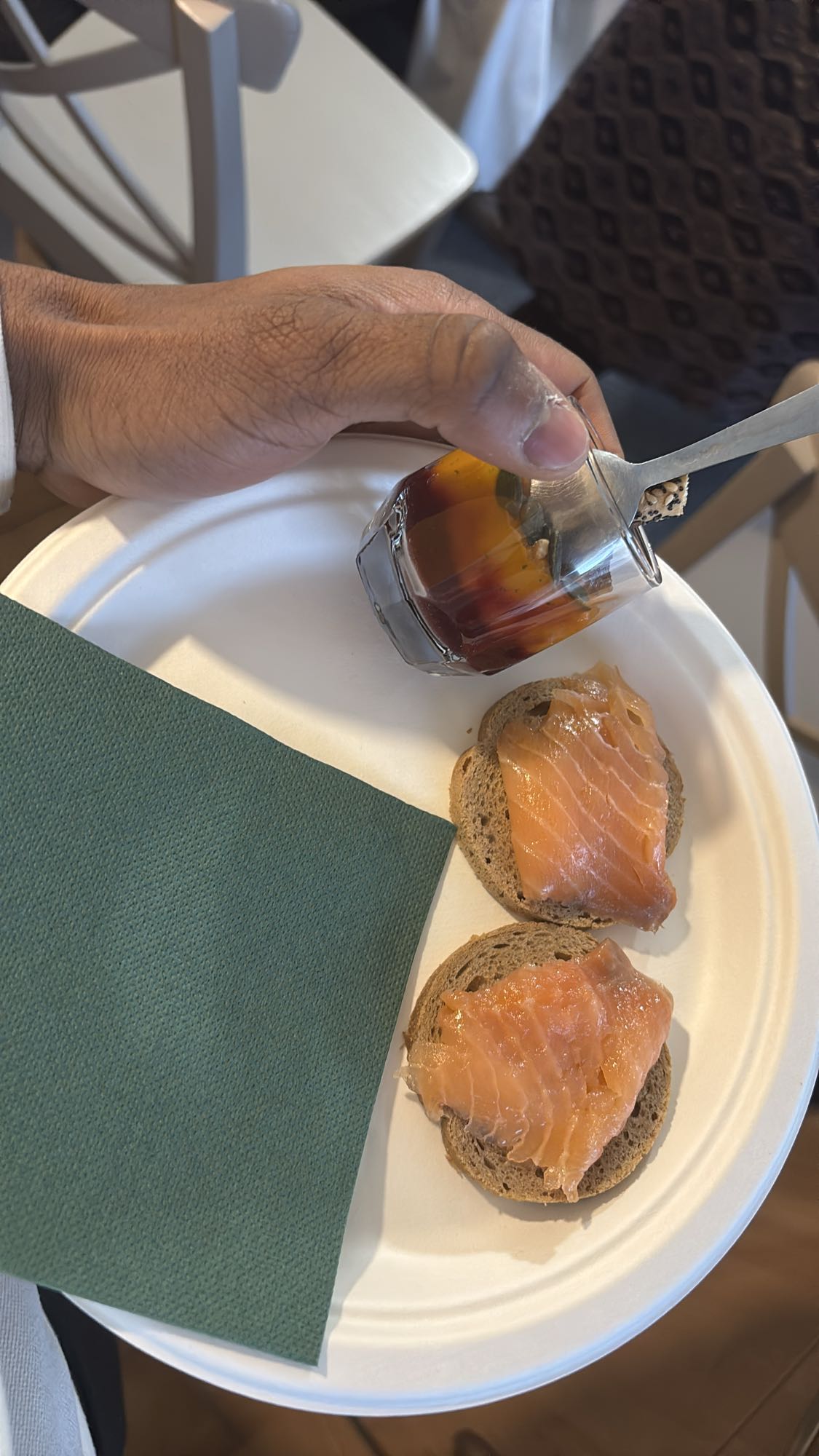 Saumon sur pain et thé