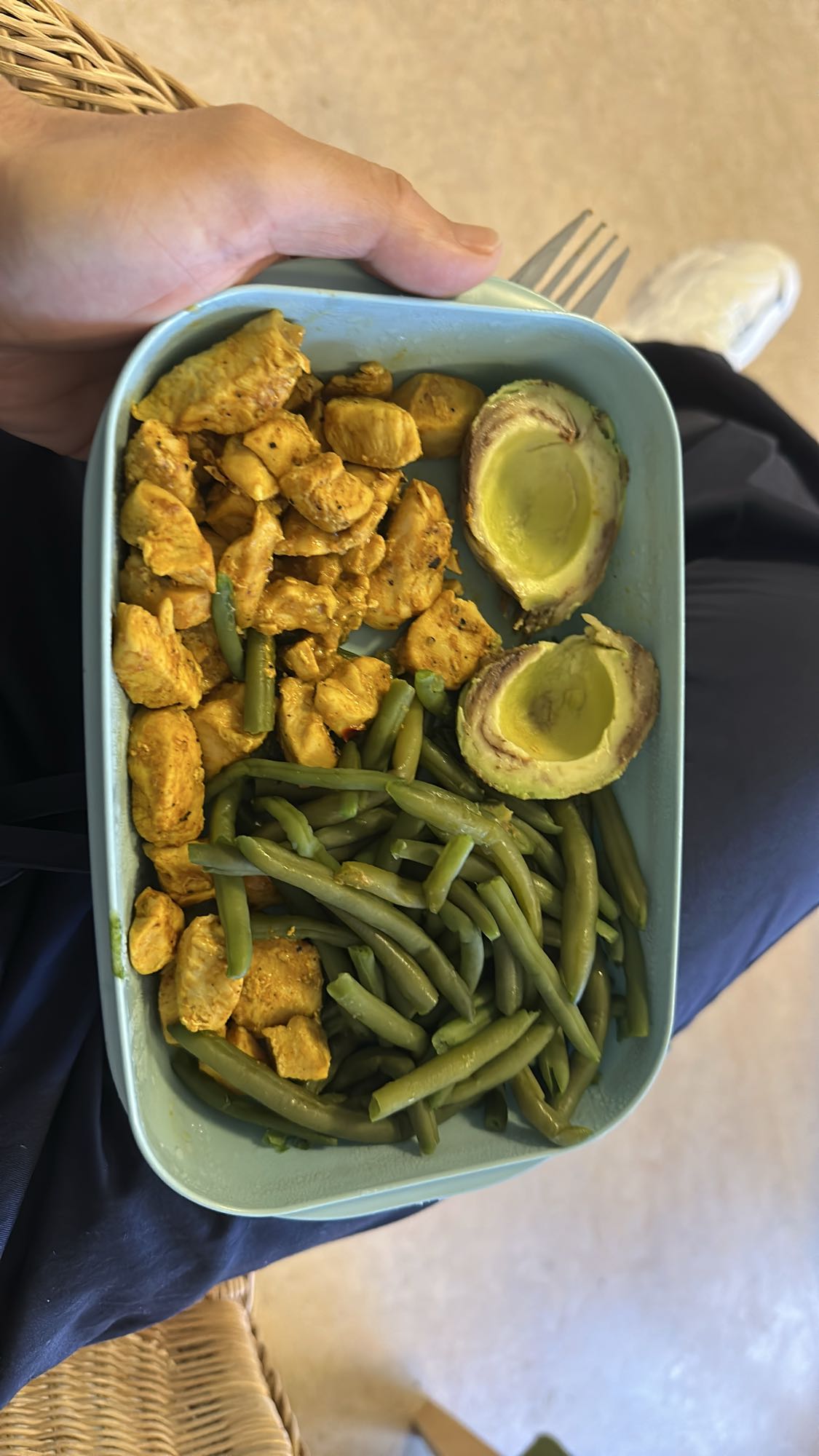 Kyckling med bönor & avokado