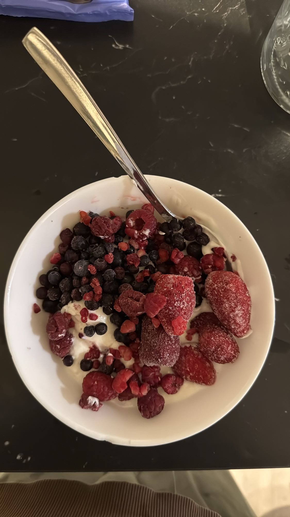 Yoghurt med bär