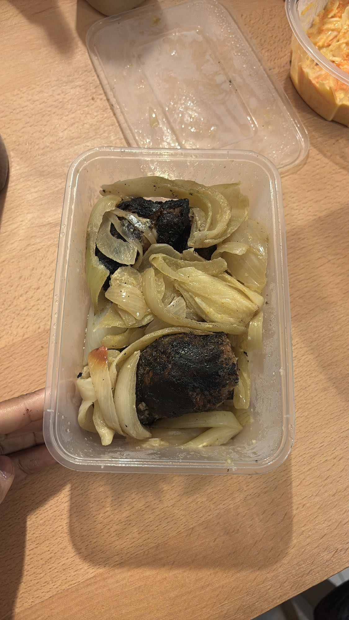 Poulet grillé et oignons