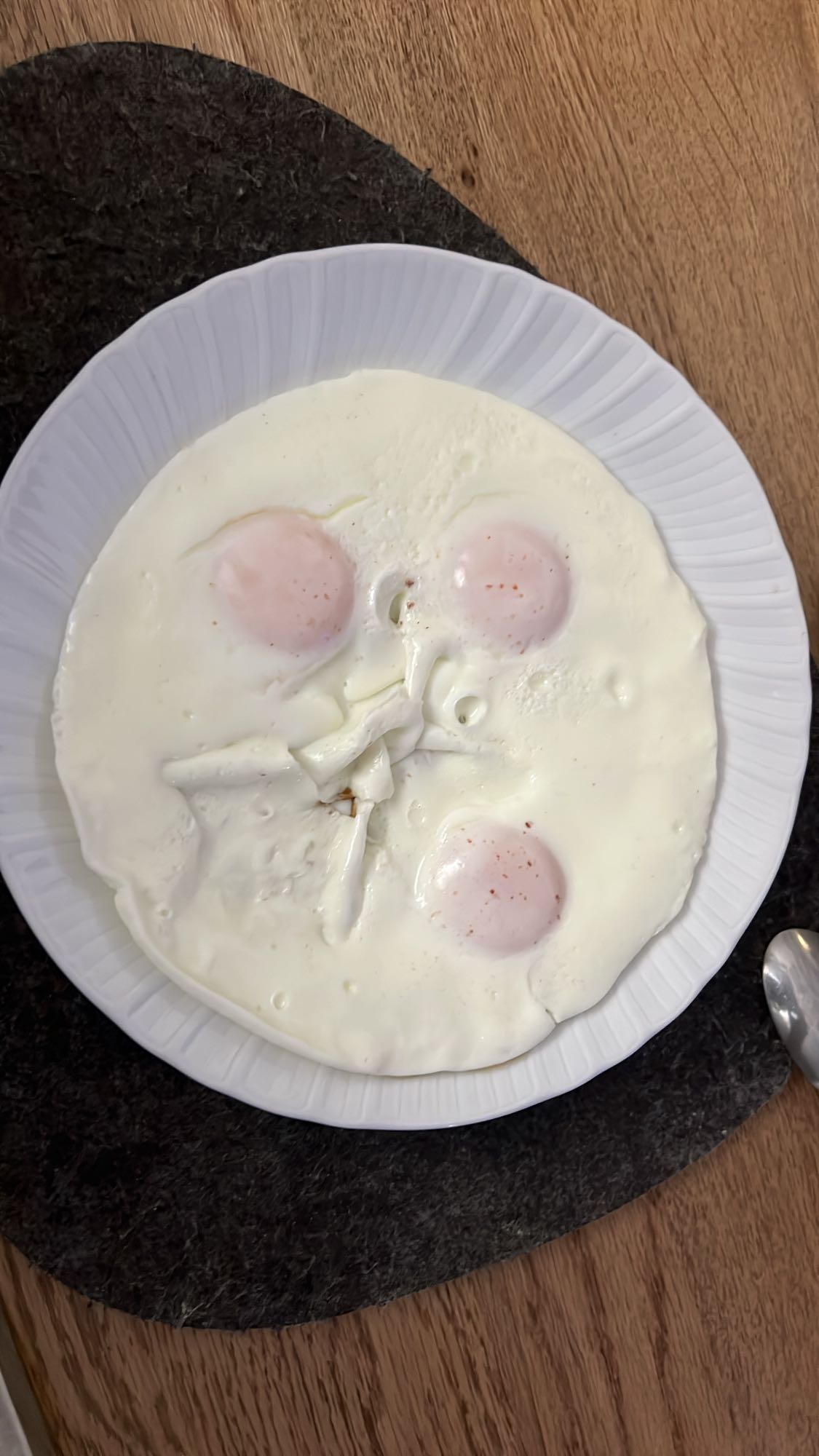 Kızarmış yumurta tabağı