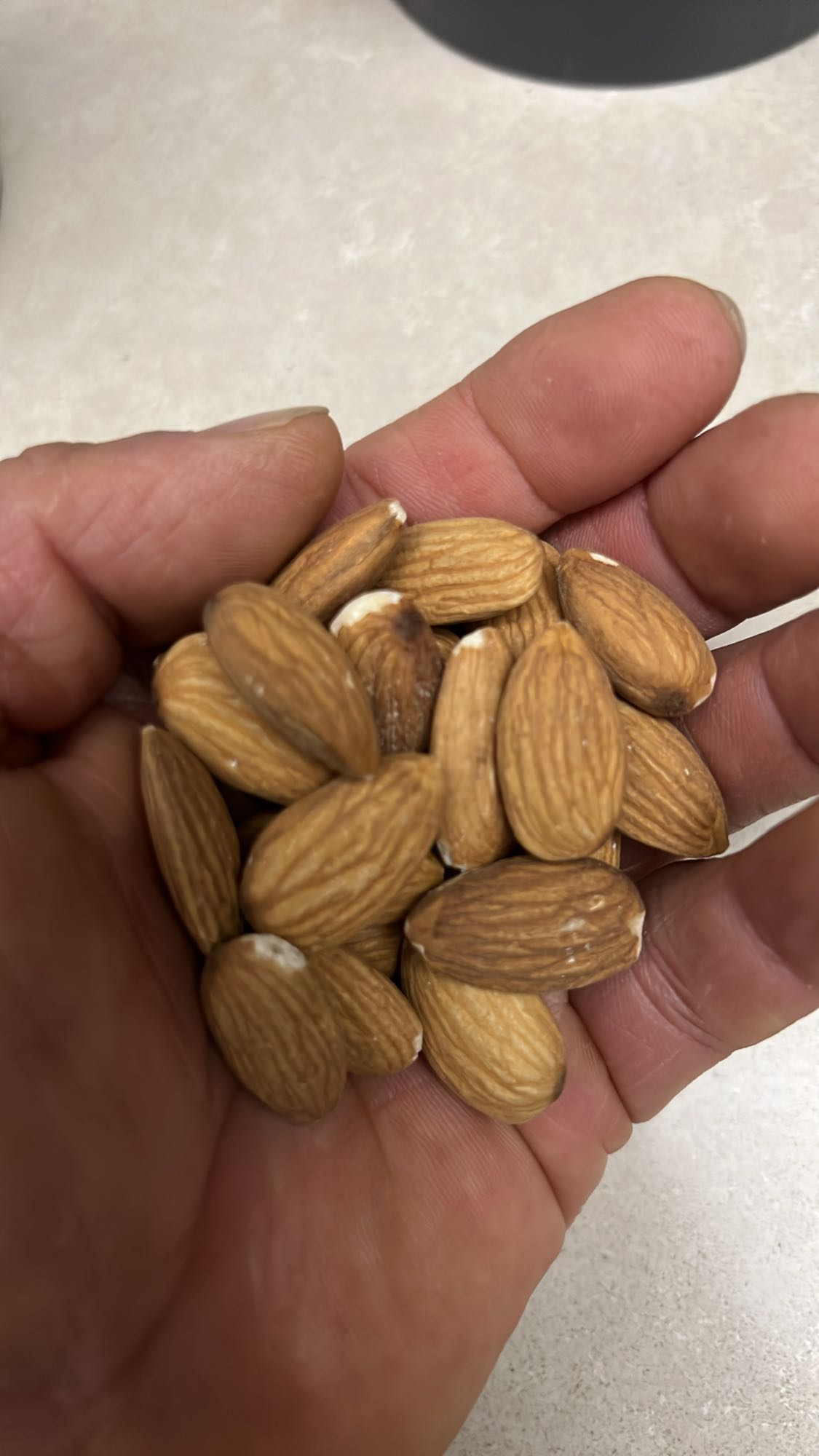 Badem atıştırmalık