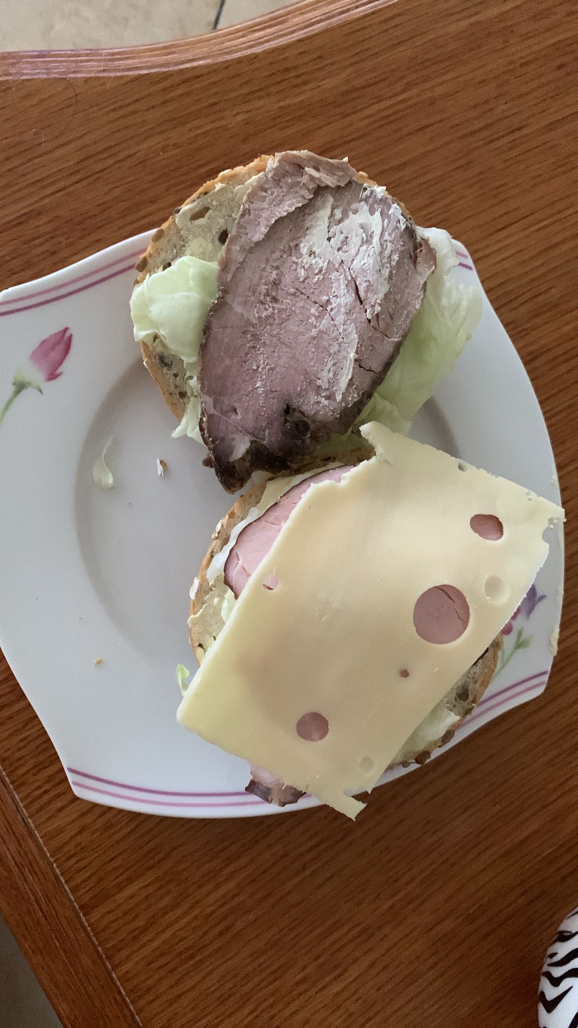 Kanapka z szynką i serem