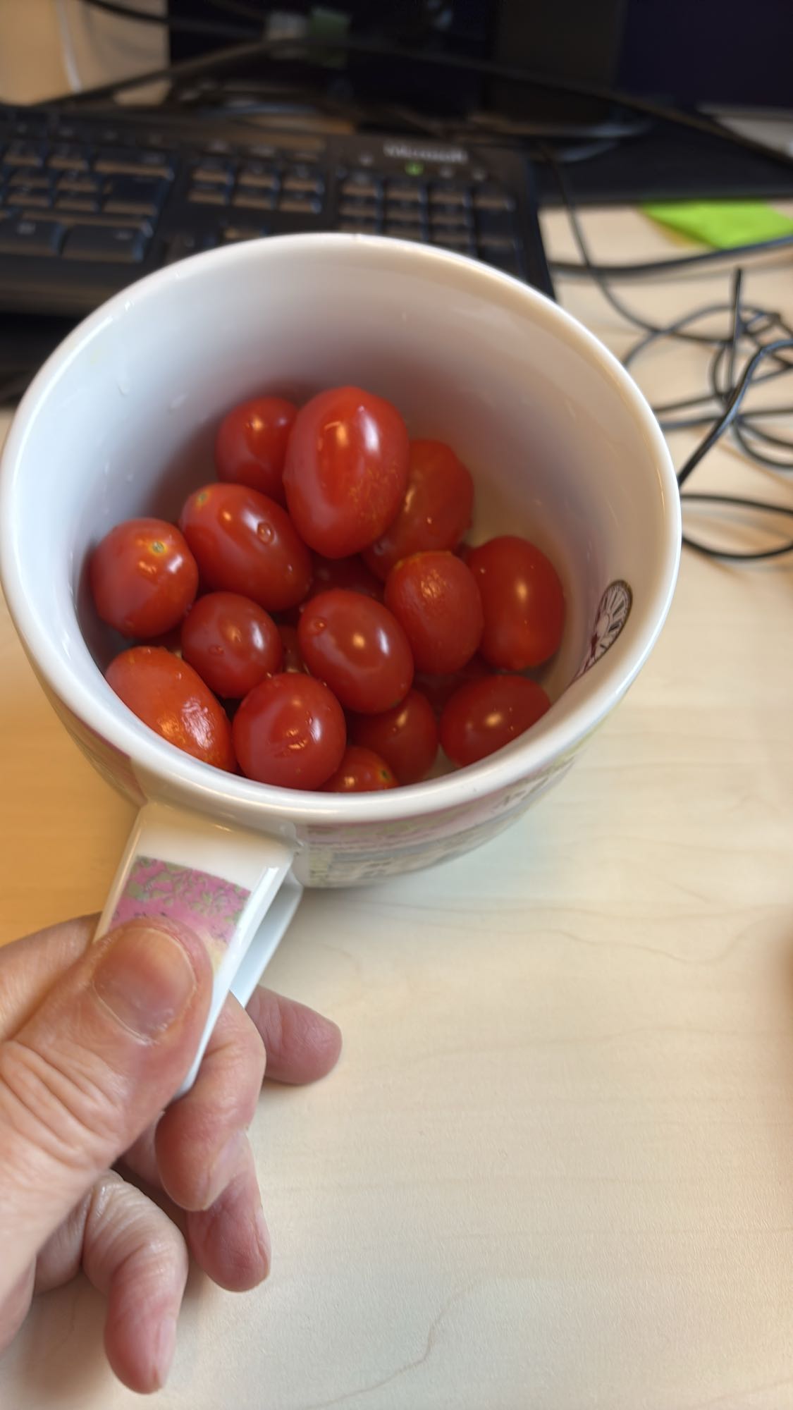 Tomates cerises fraîches