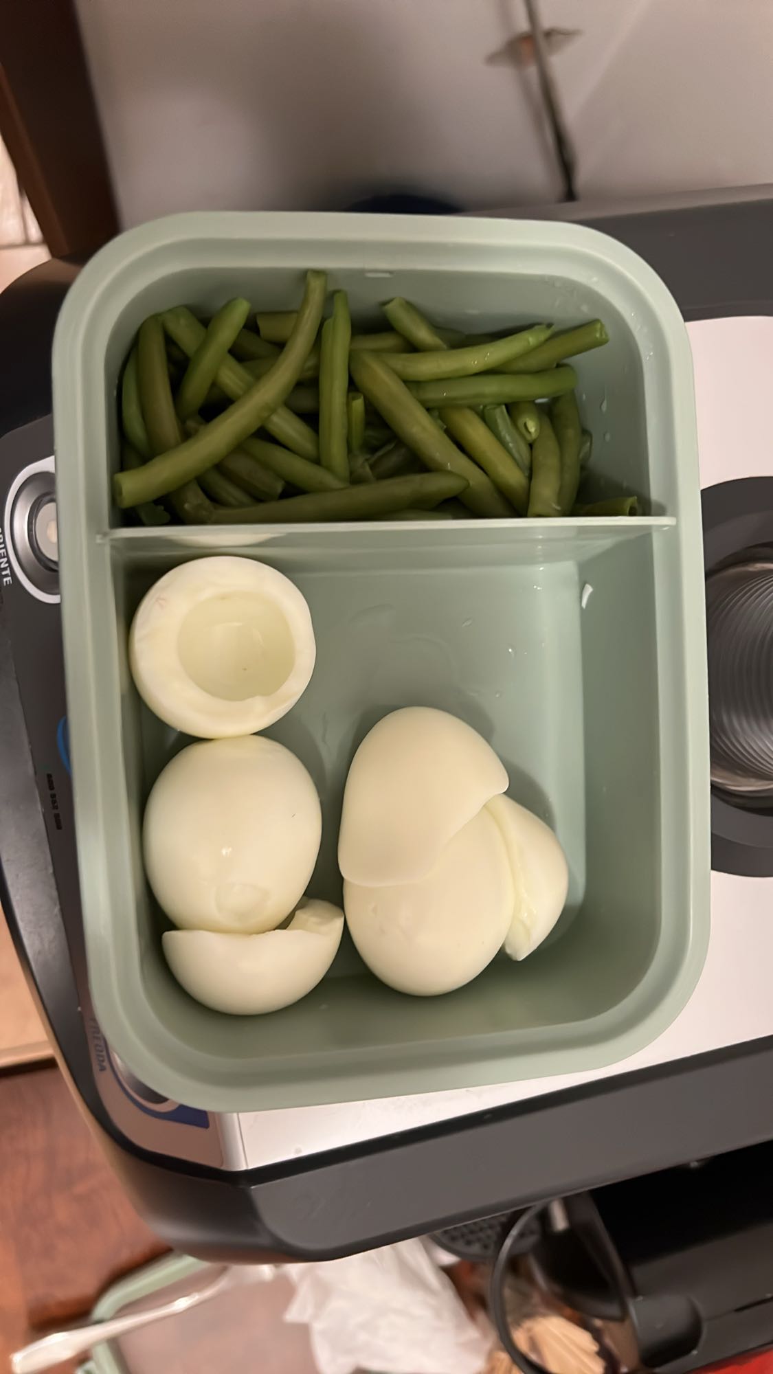 Yumurta ve fasulye kutusu