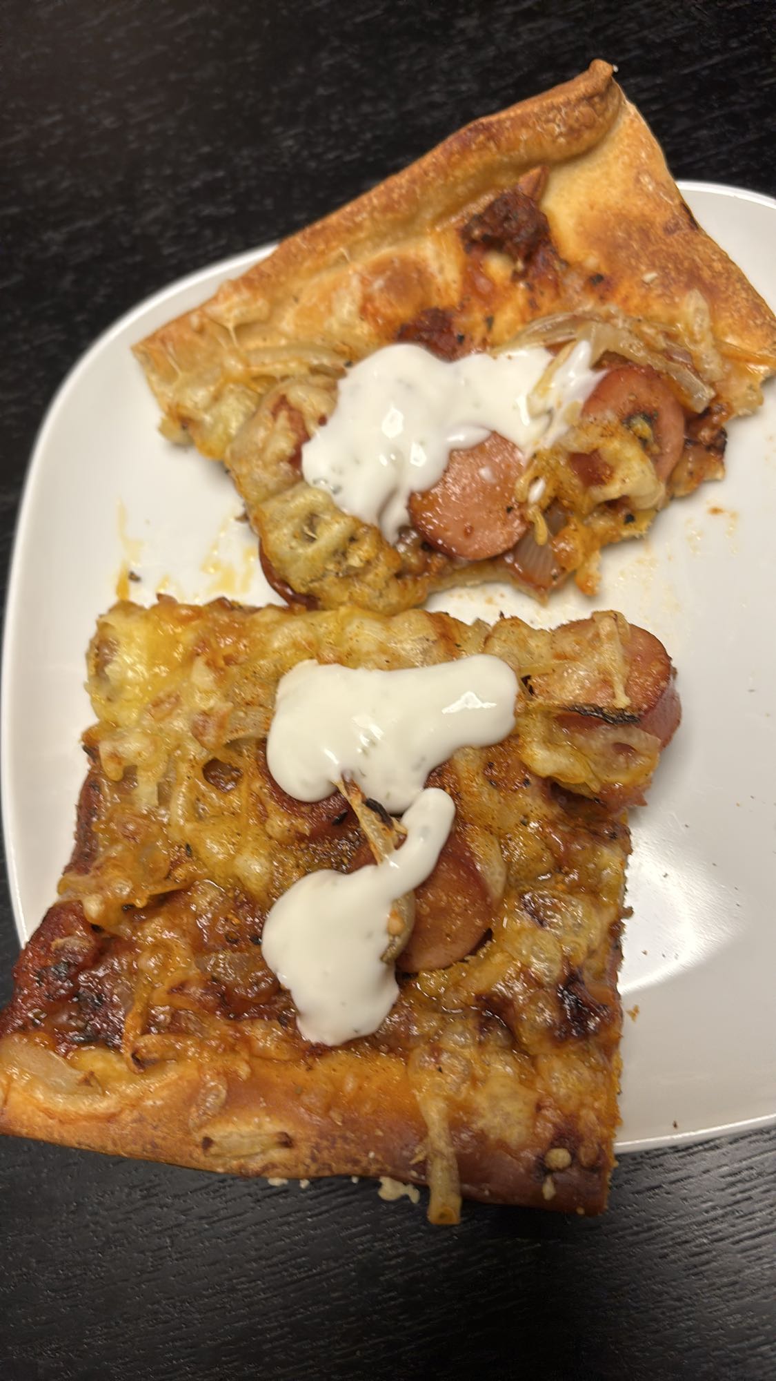 Pizzastykker med dressing