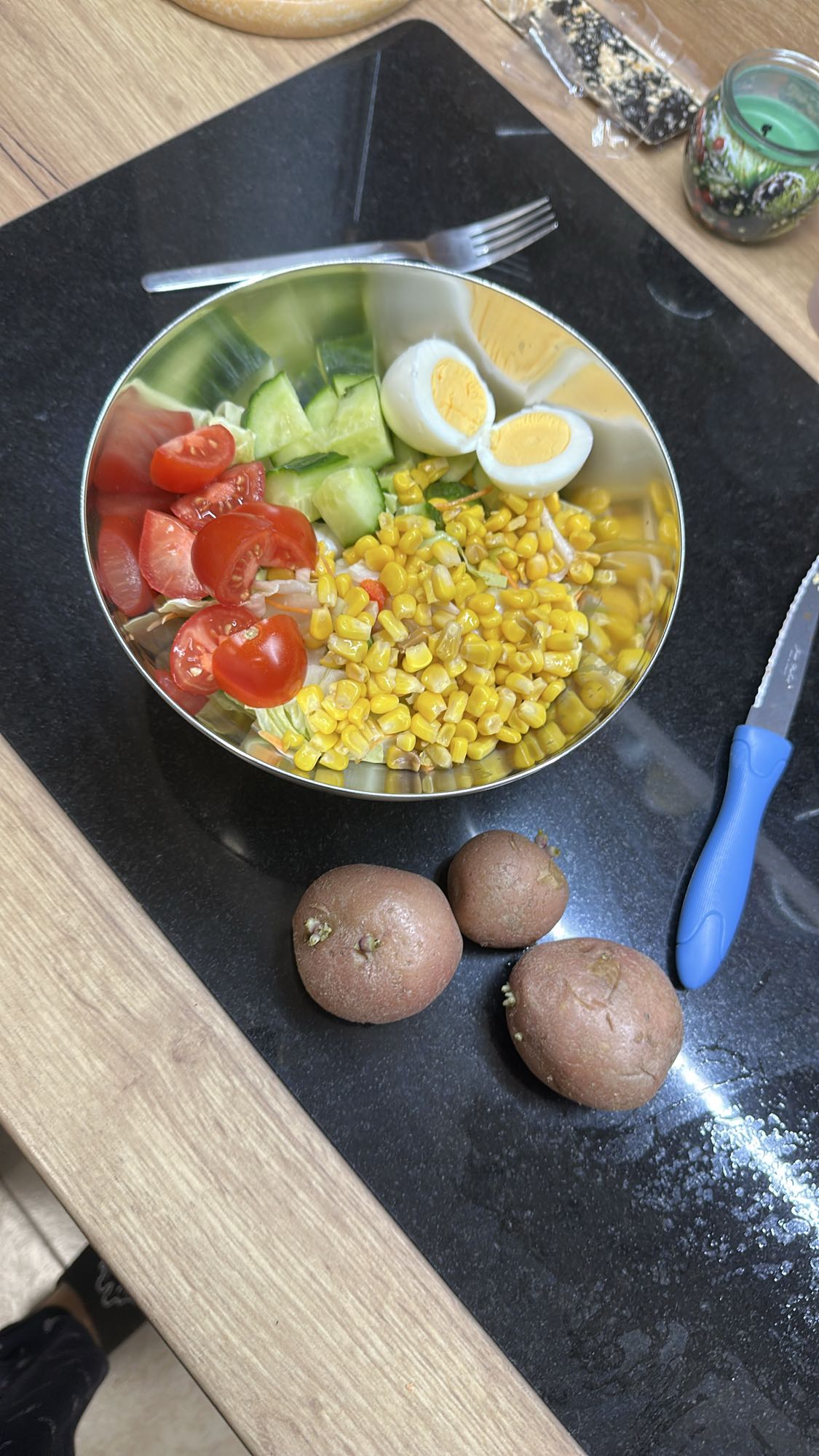 Ensalada con huevo y patata
