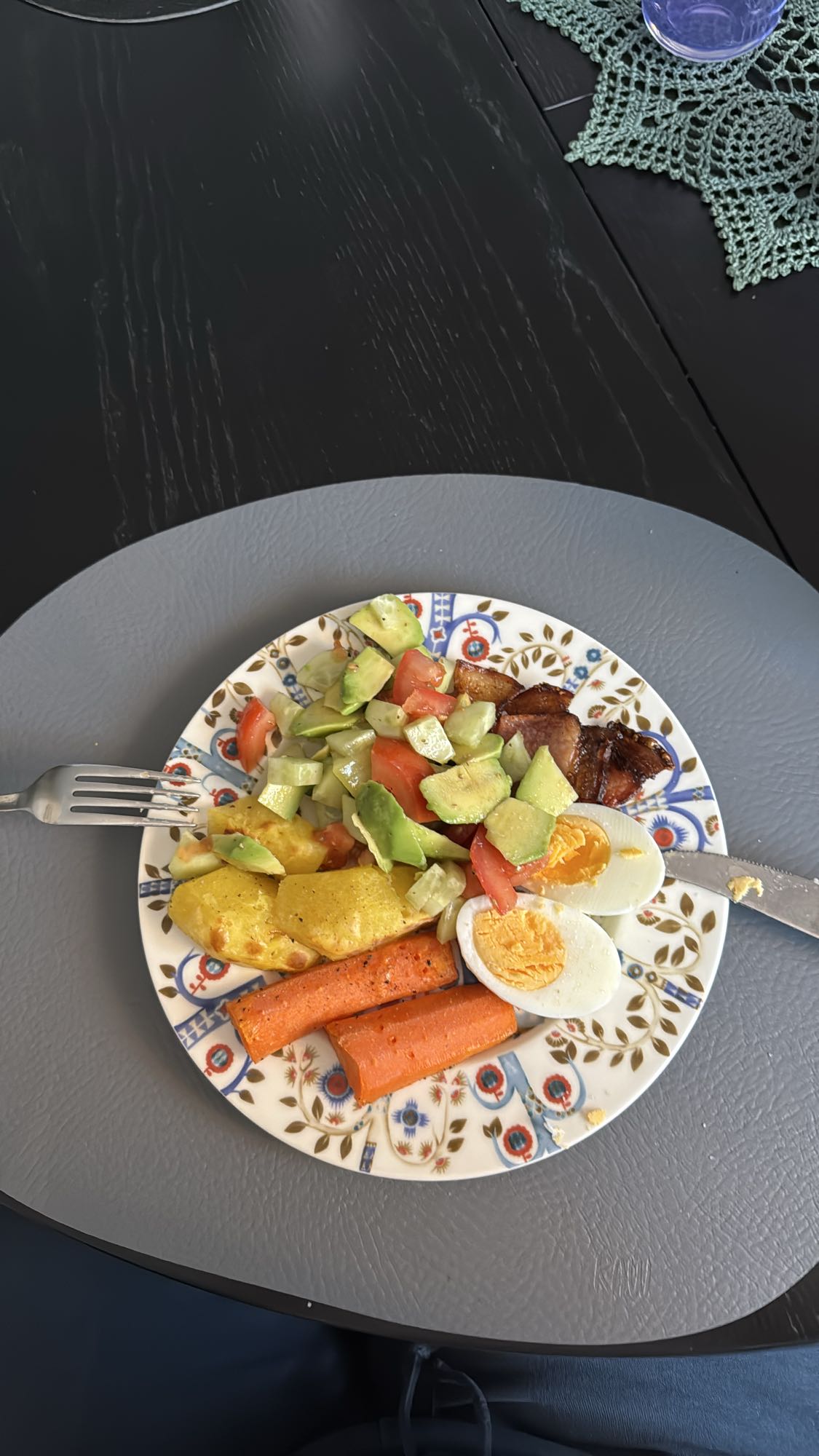 Egg, Veggies & Chicken Plate