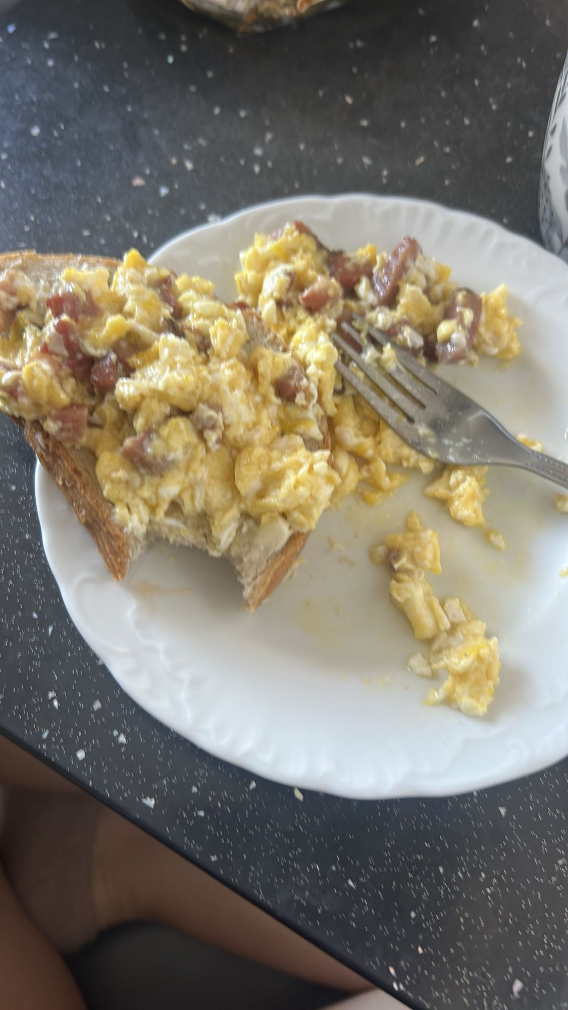 Jajecznica na chlebie