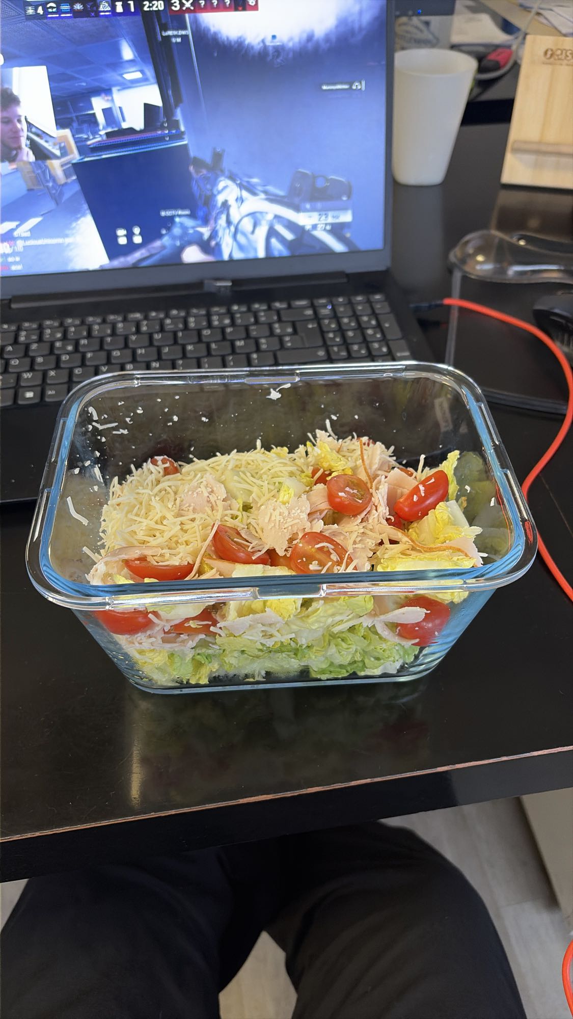 Salade poulet fromage