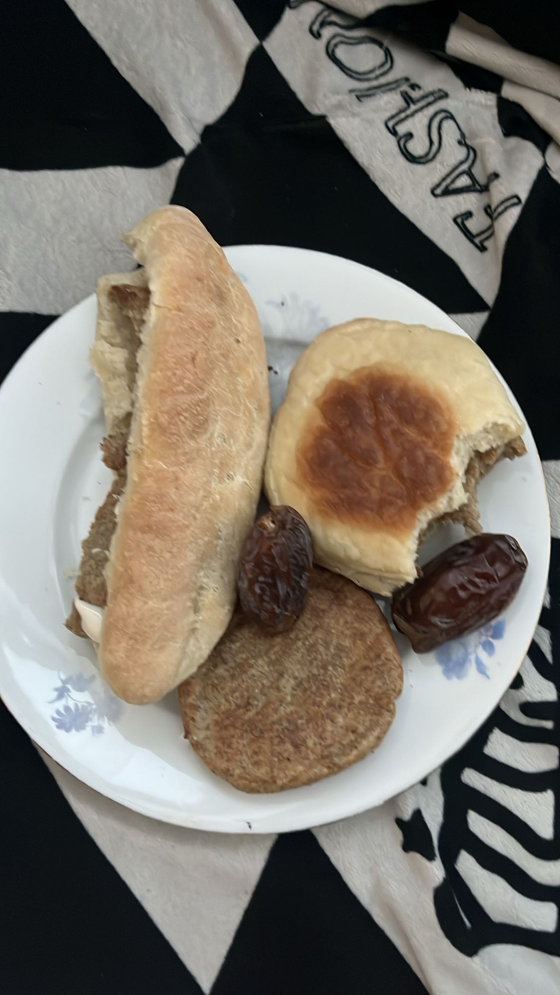 Bread and patty plate