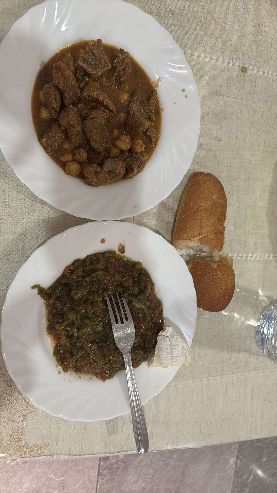 Ragoût et salade poivrons