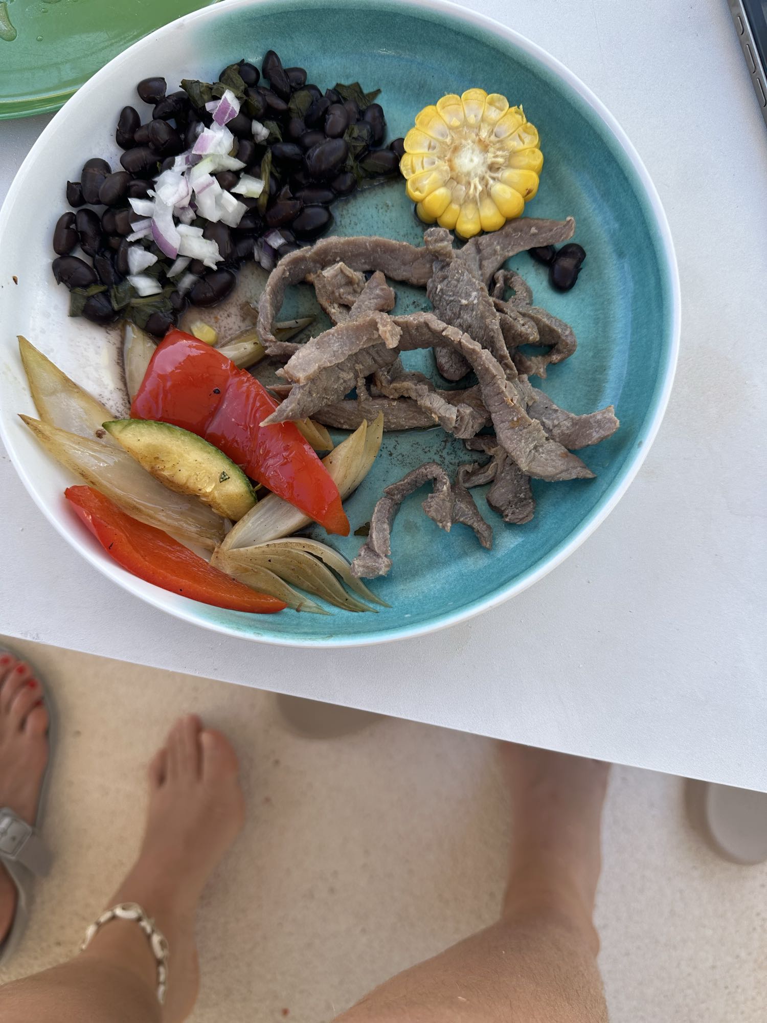 Plato de carne y verduras