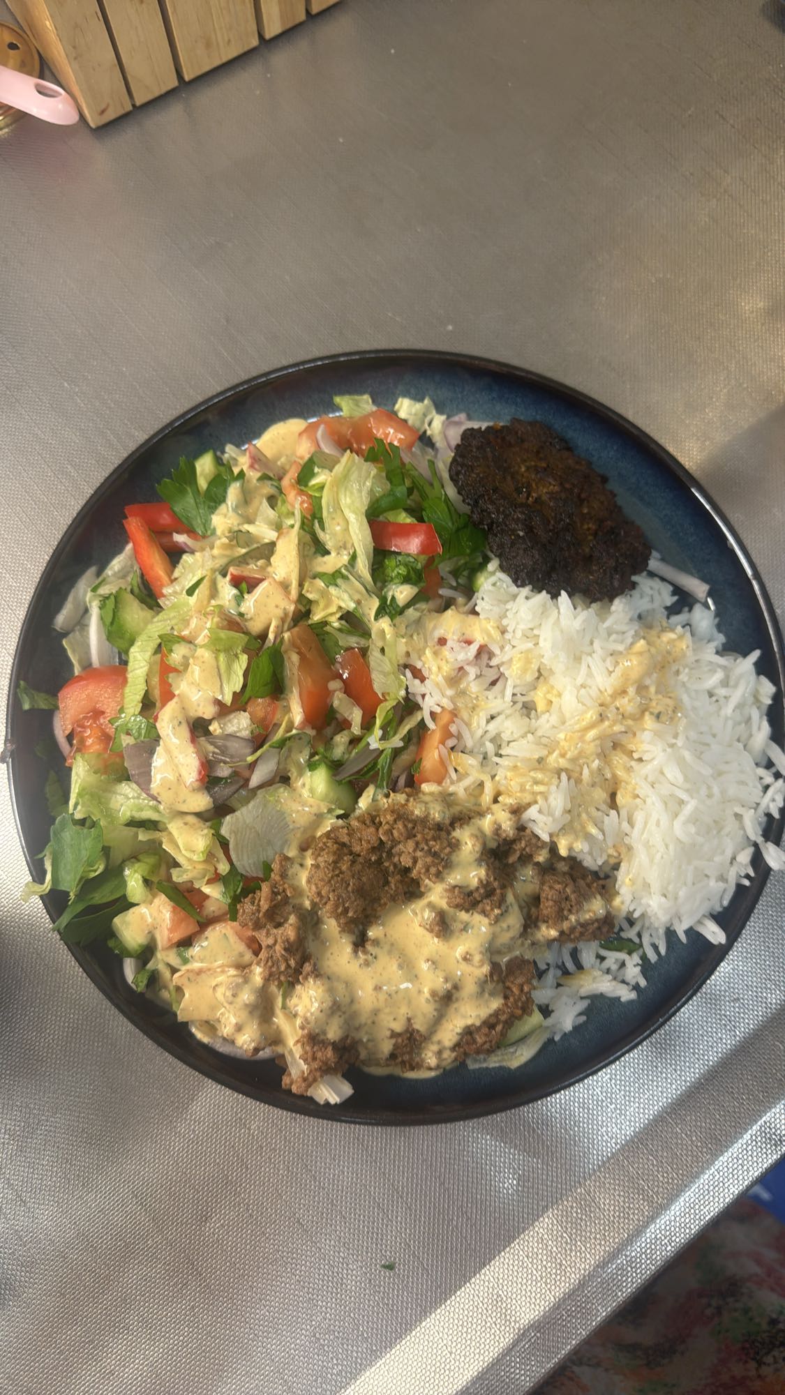 Kebab med ris och sallad