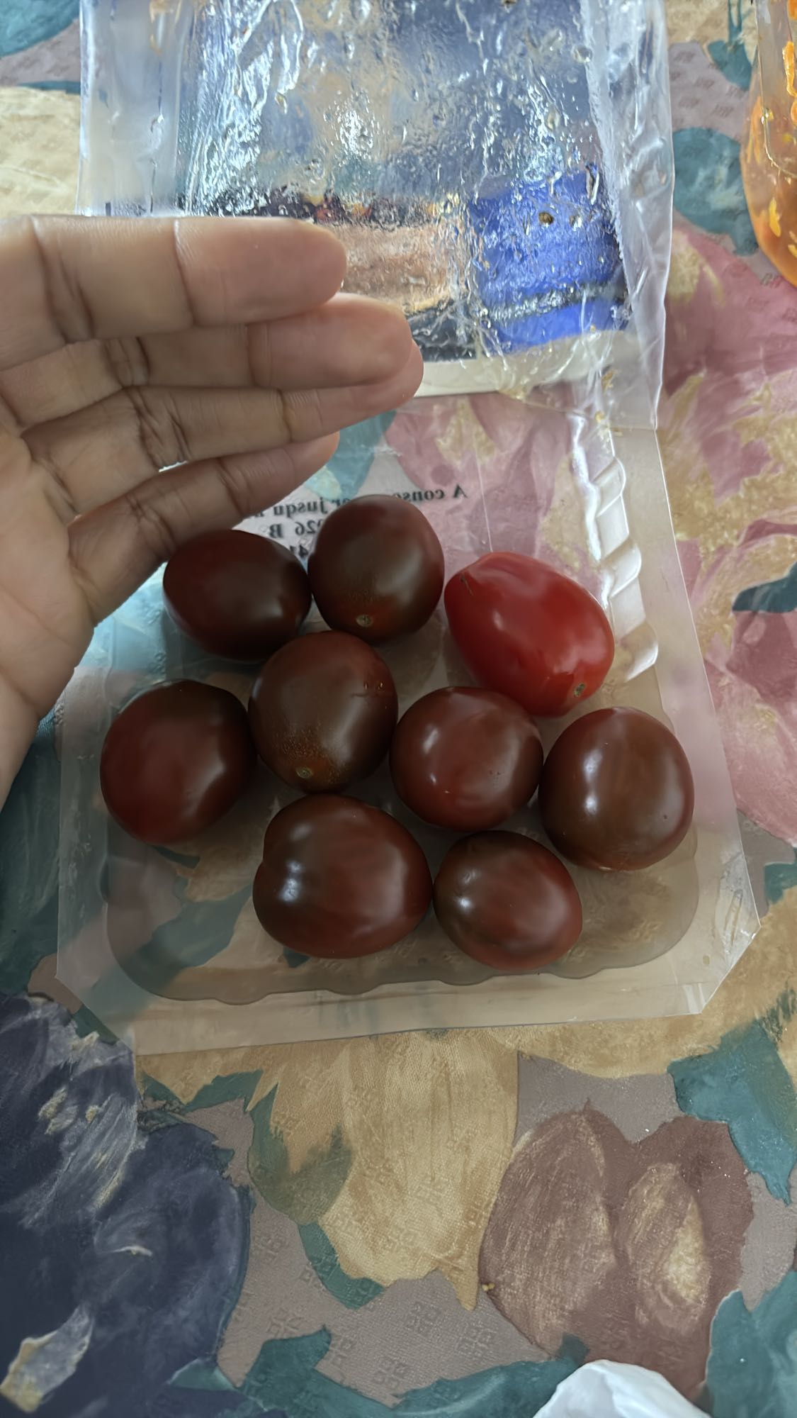 Tomates cerises fraîches