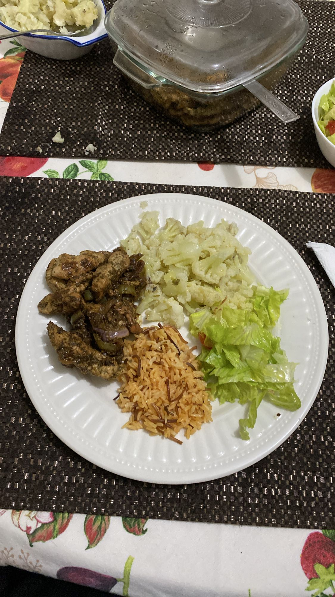 Pollo con arroz y verduras