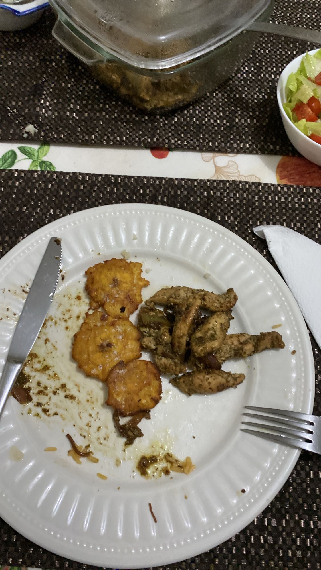 pollo con tostones