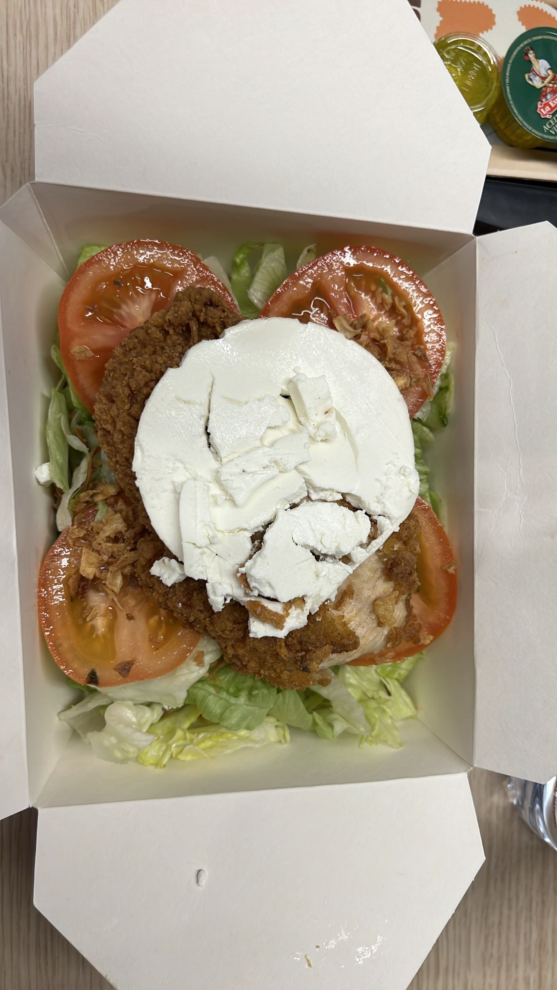 Kızarmış tavuk salatası