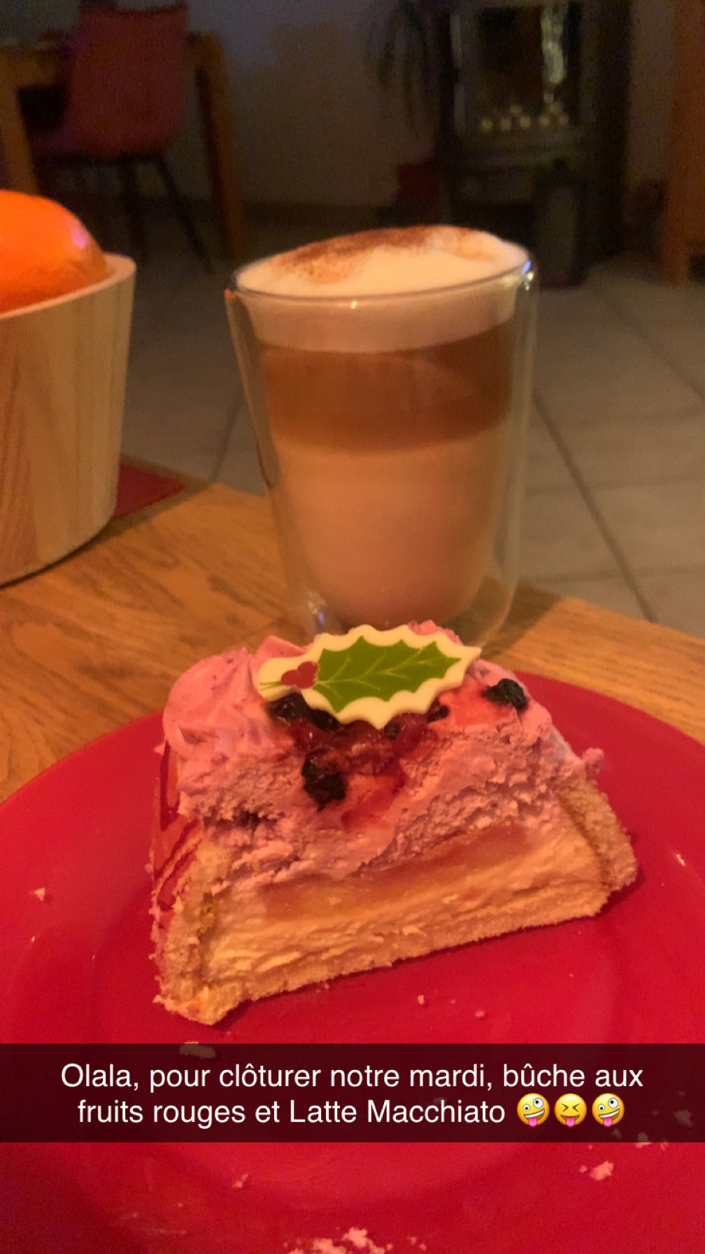 Bûche fruits rouges et latte