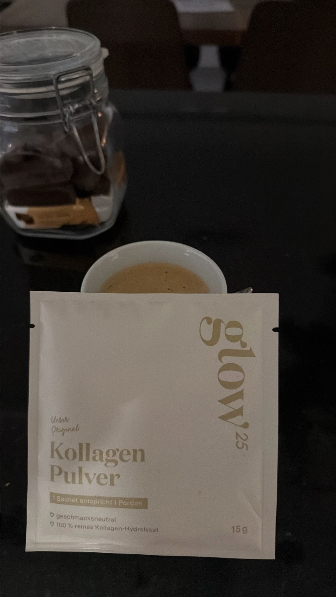 Kaffee mit Kollagenpulver