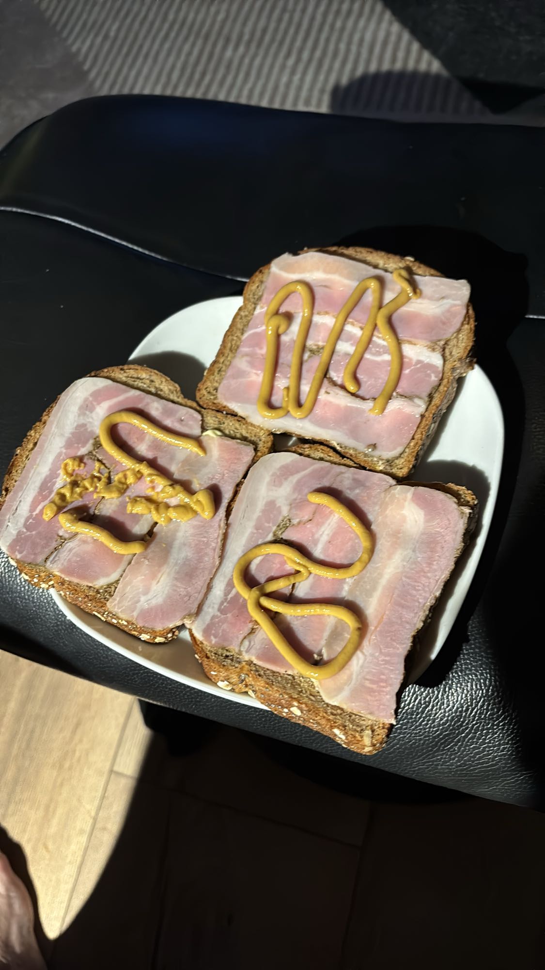 Skiver med ribberull og sennep