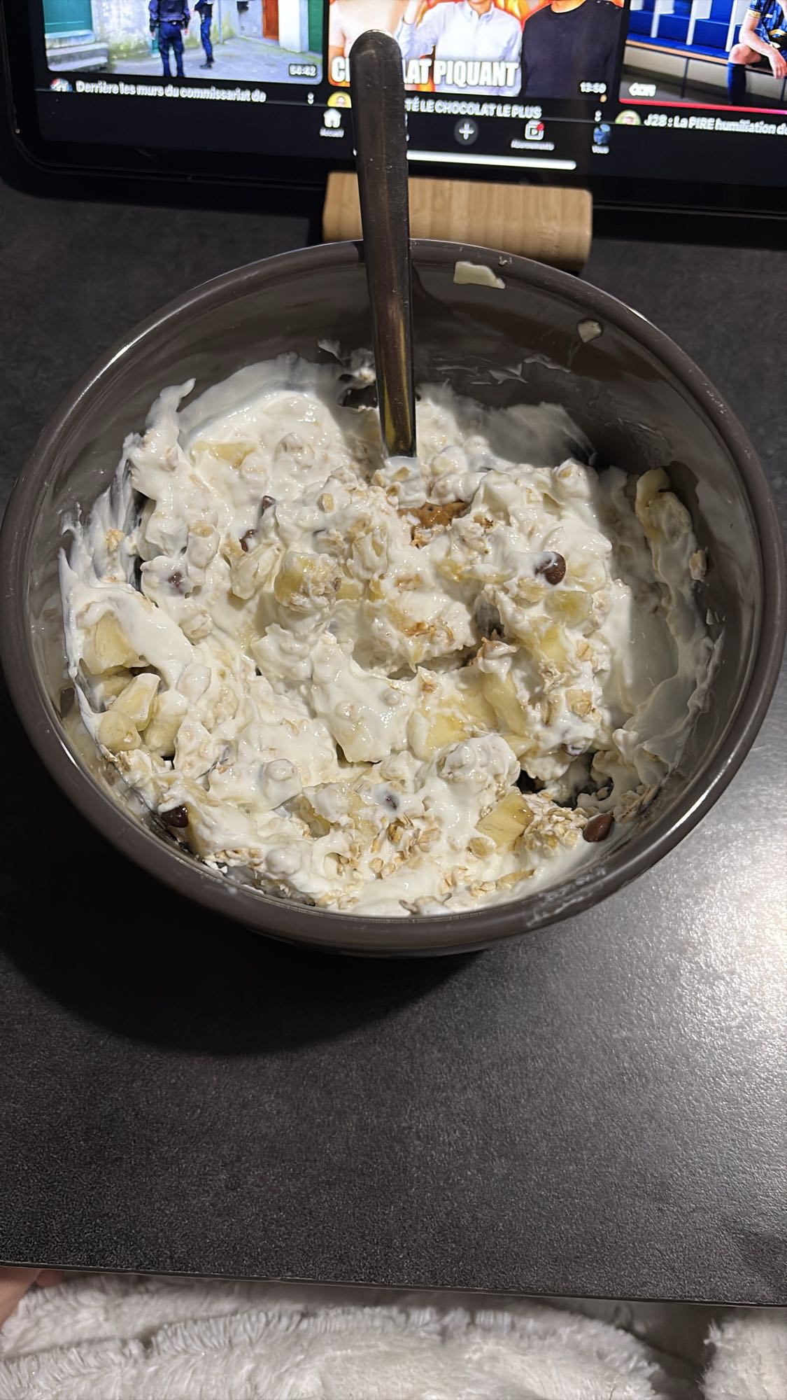 Banana yogurt muesli bowl