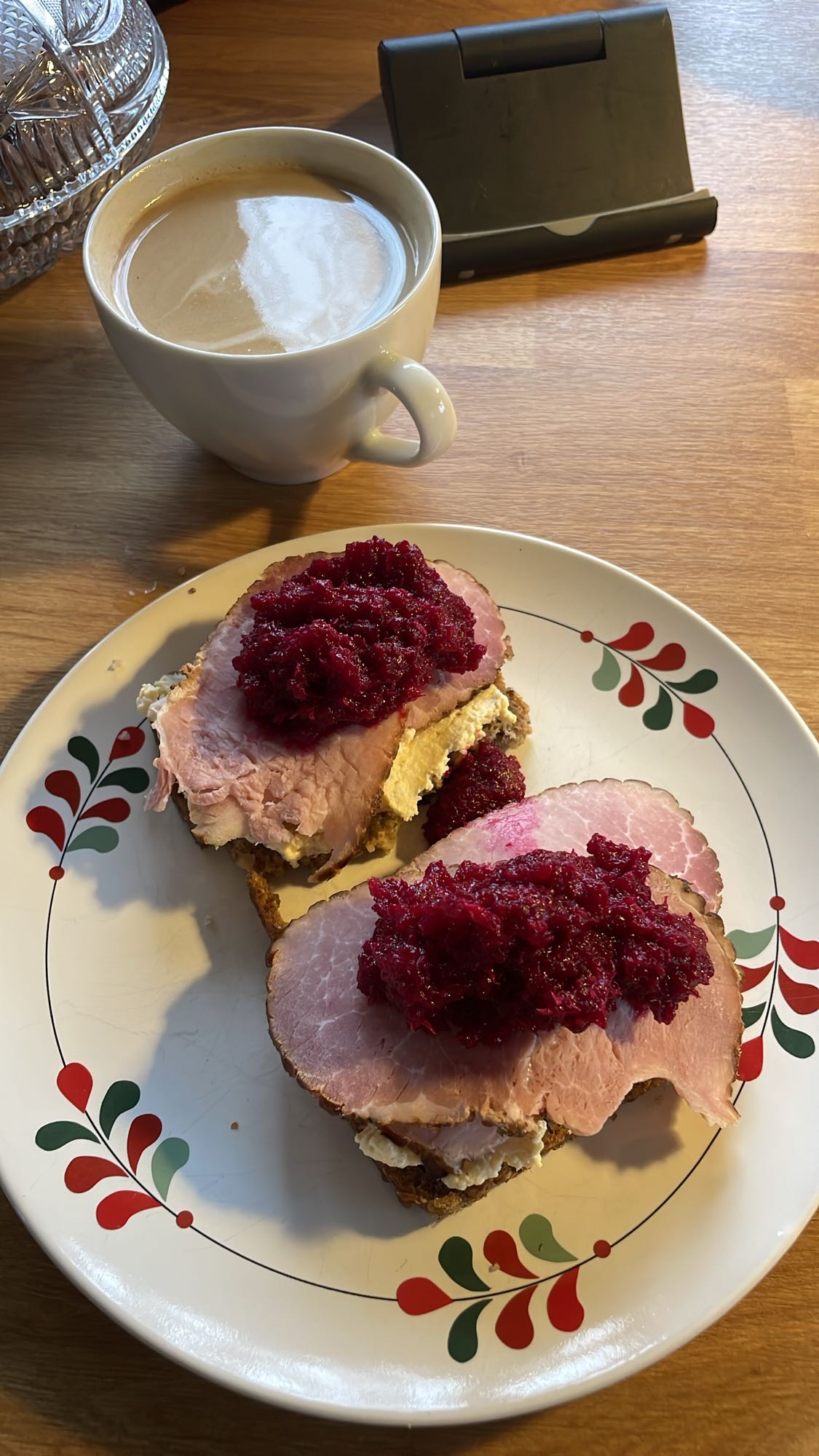 Kanapki z szynką i buraczkami