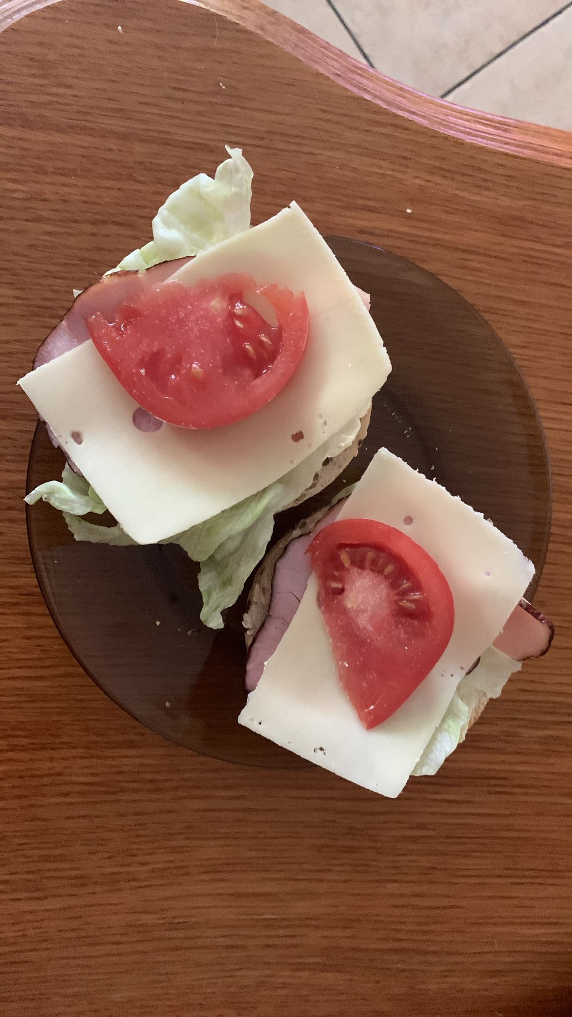 Kanapki z szynką i serem