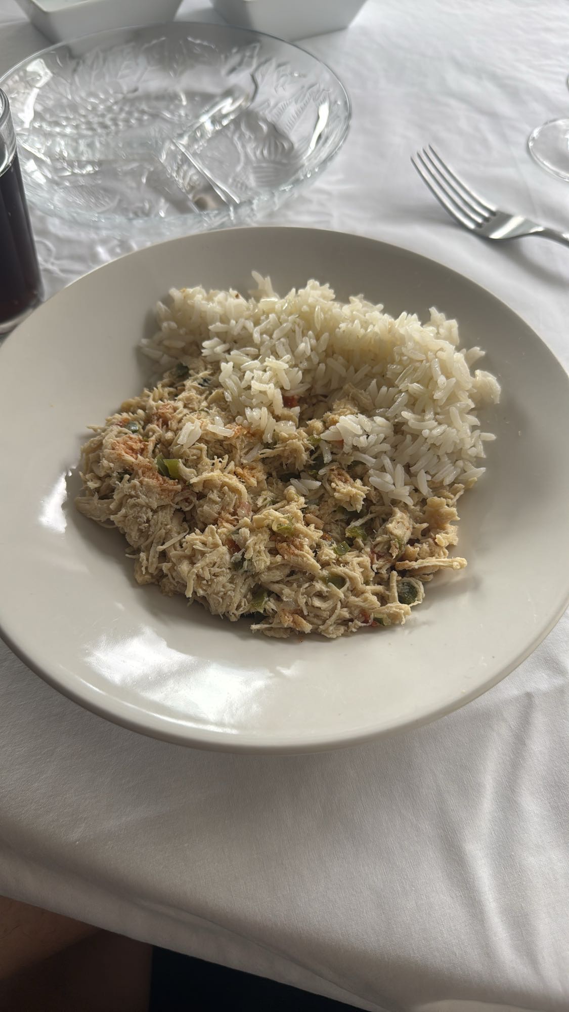 Arroz com frango desfiado
