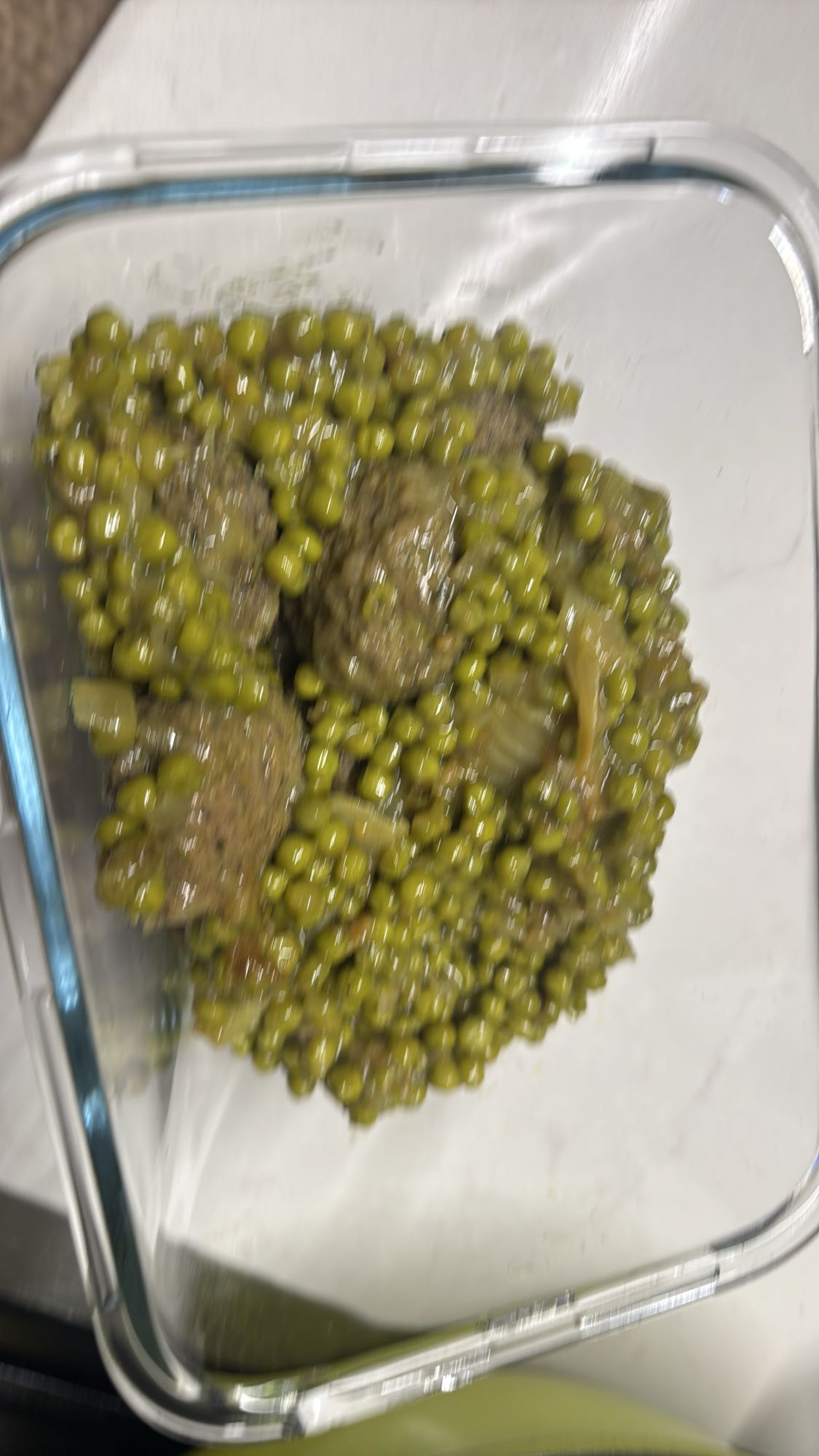 Meatballs with peas