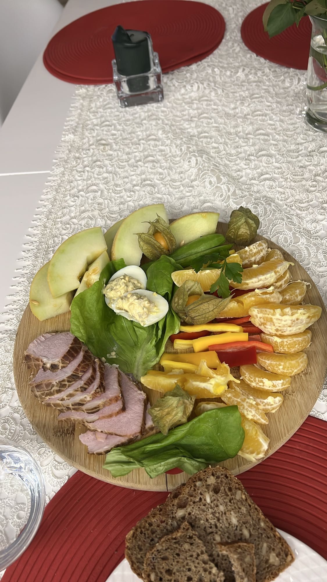 Talerz śniadaniowy z owocami