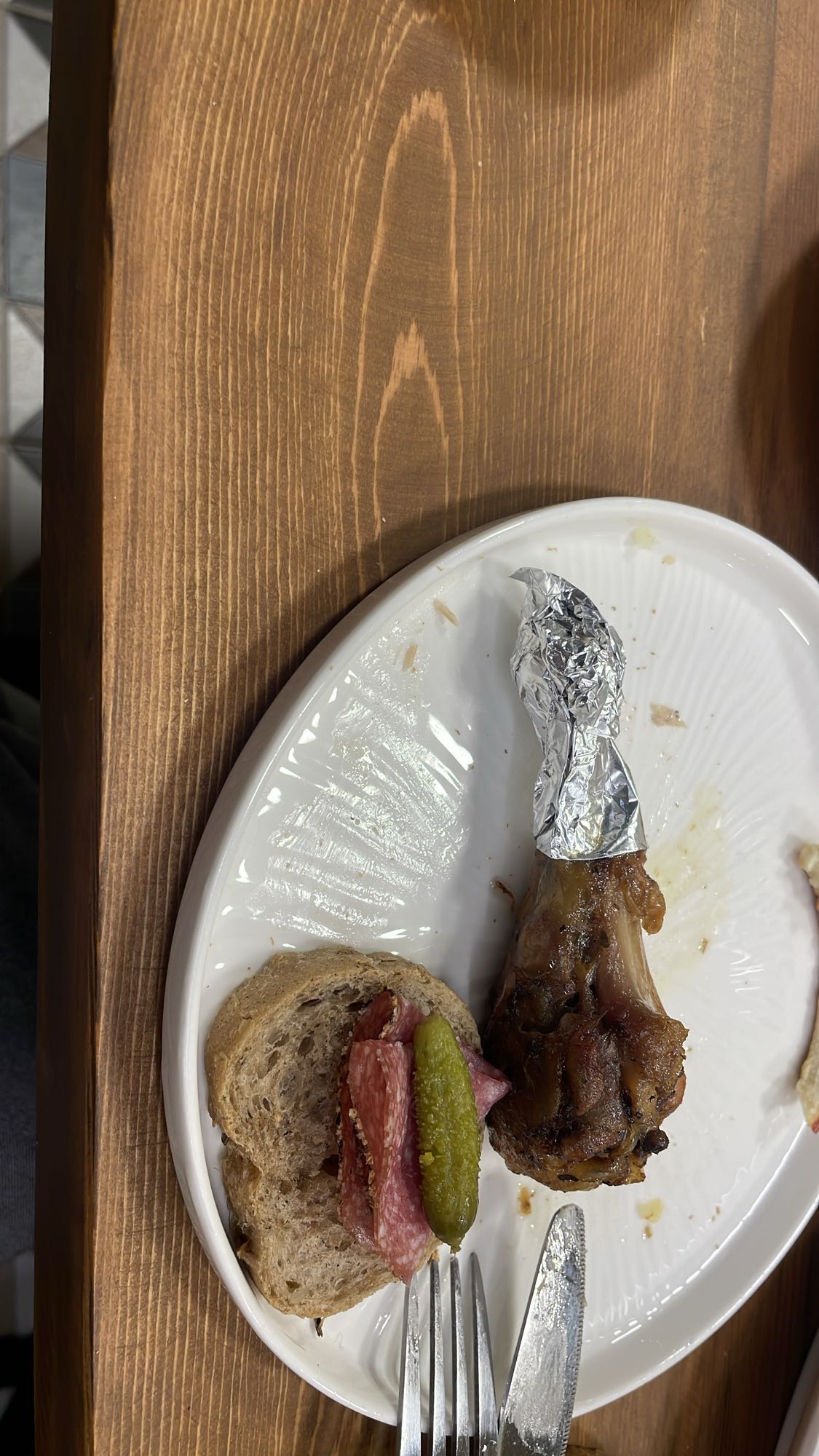 Meat bread pickle plate