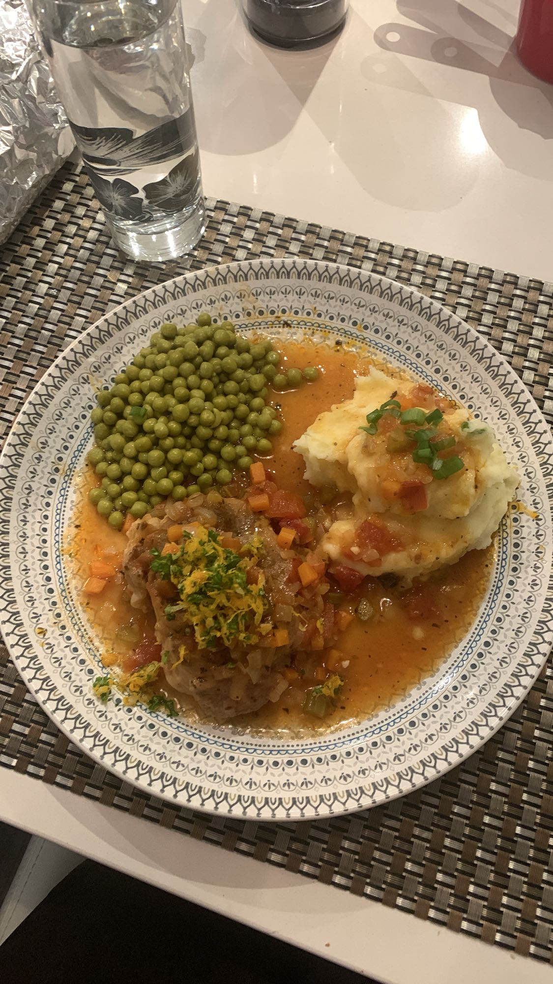 Osso buco, purée, petits pois