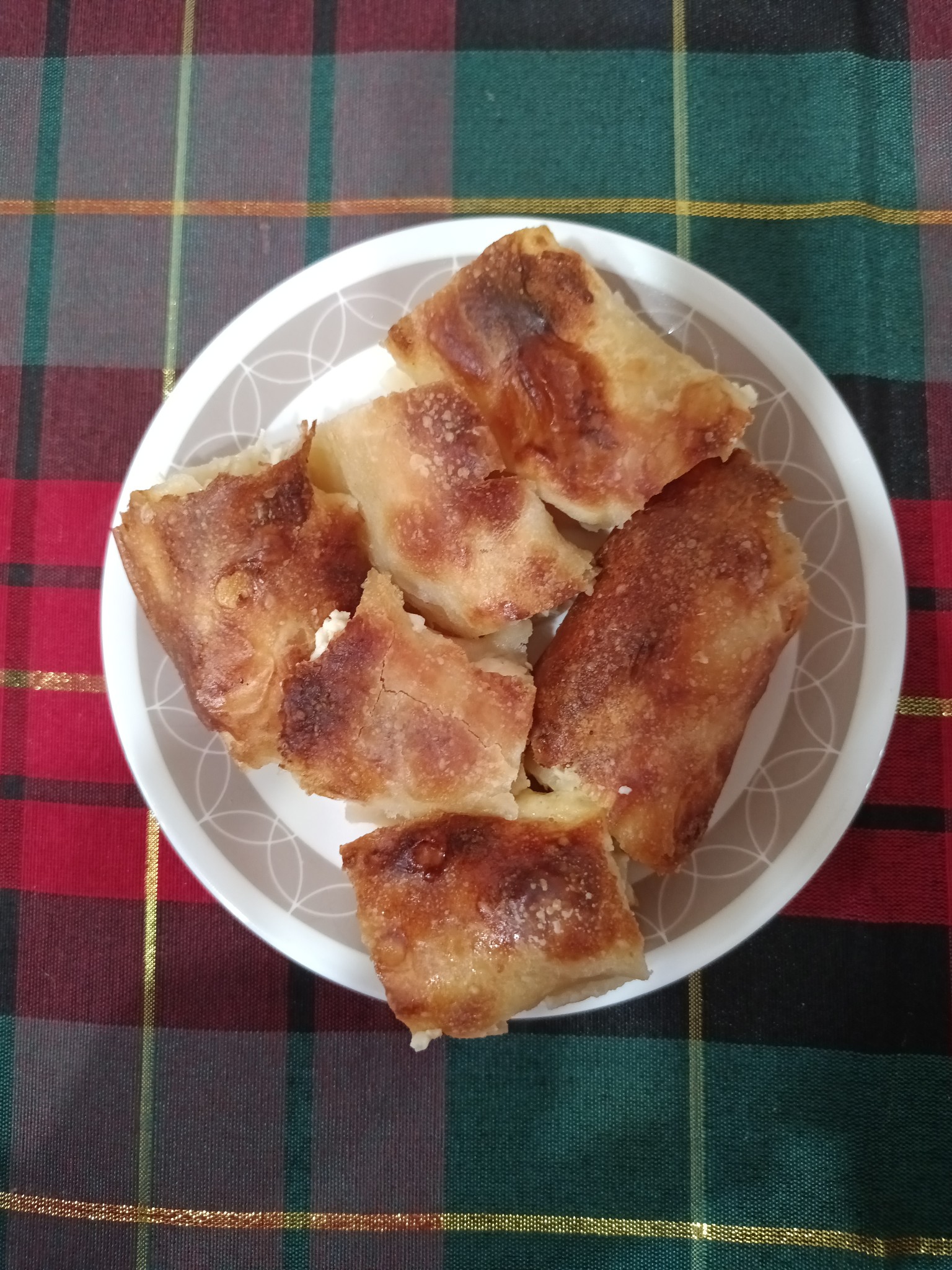 Cheese pastry rolls