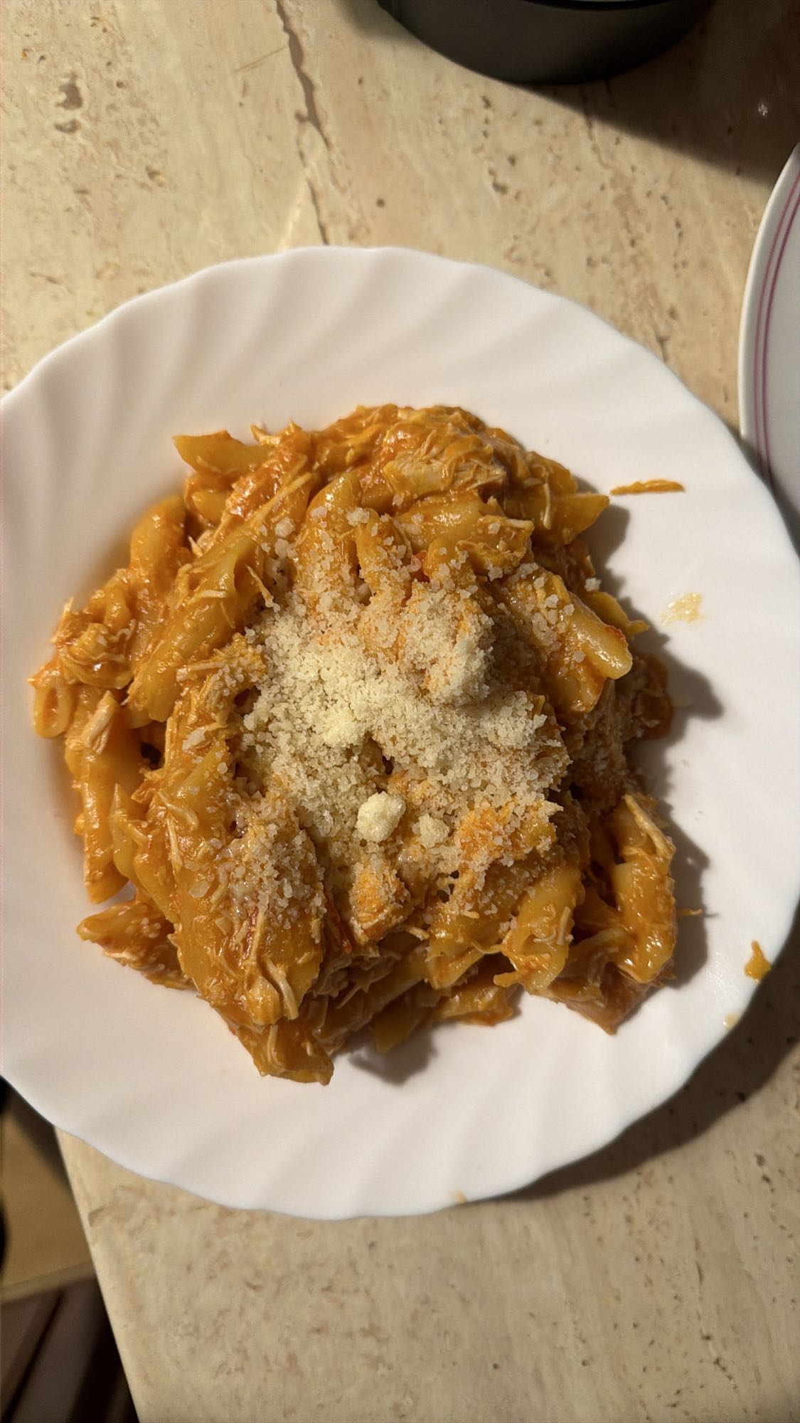 Makaron z kurczakiem i serem