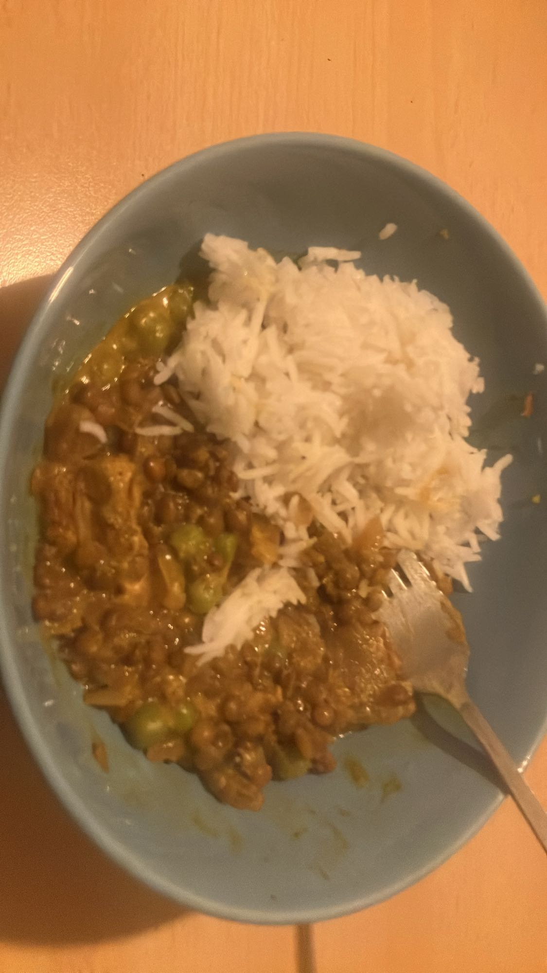 Arroz com curry de lentilha