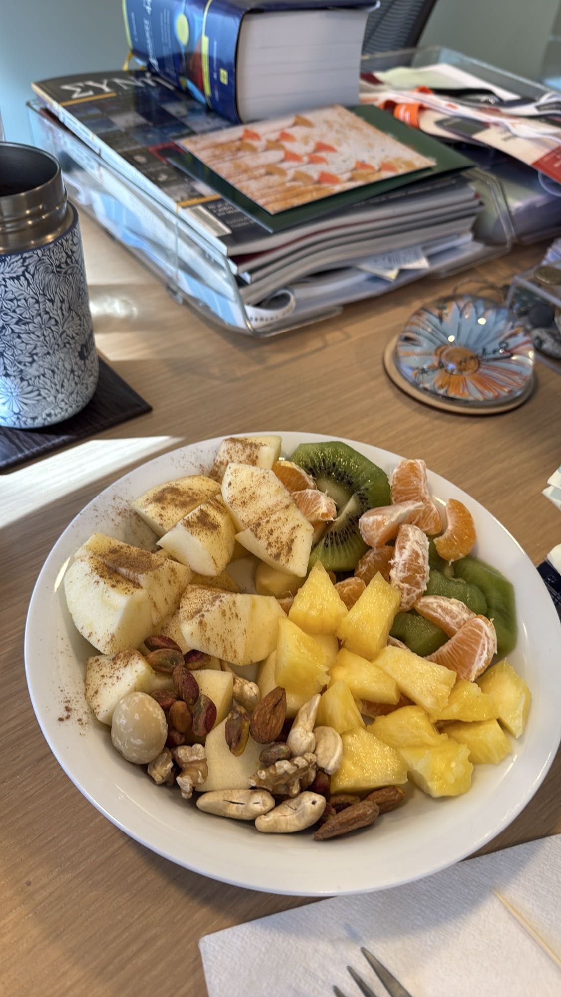 Φρουτοσαλάτα με ξηρούς καρπούς