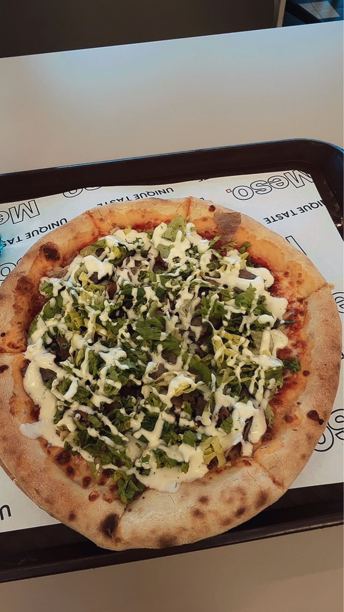 Pizza cu legume și carne