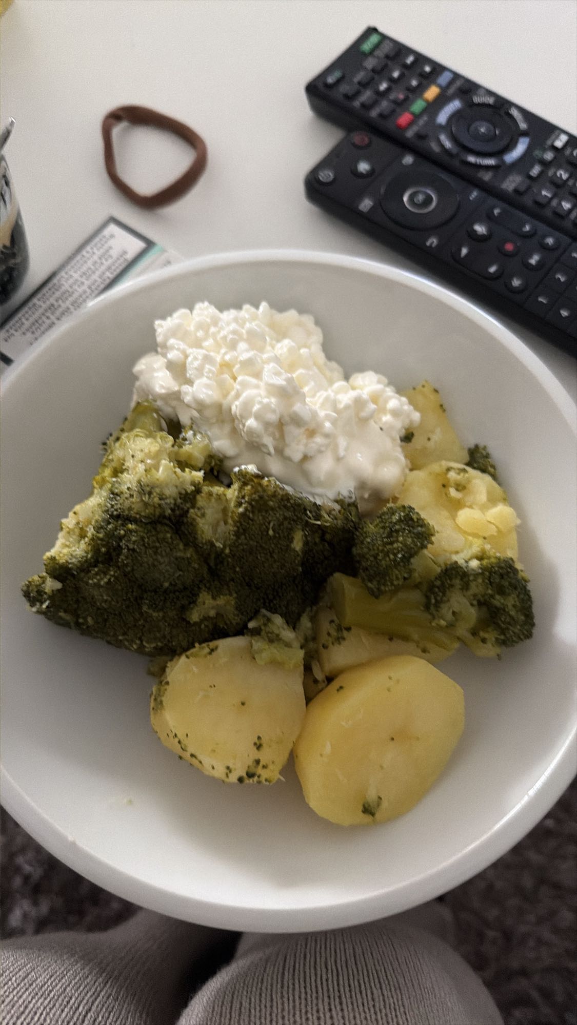 Brokkoli, Kartoffeln & Hüttenkäse