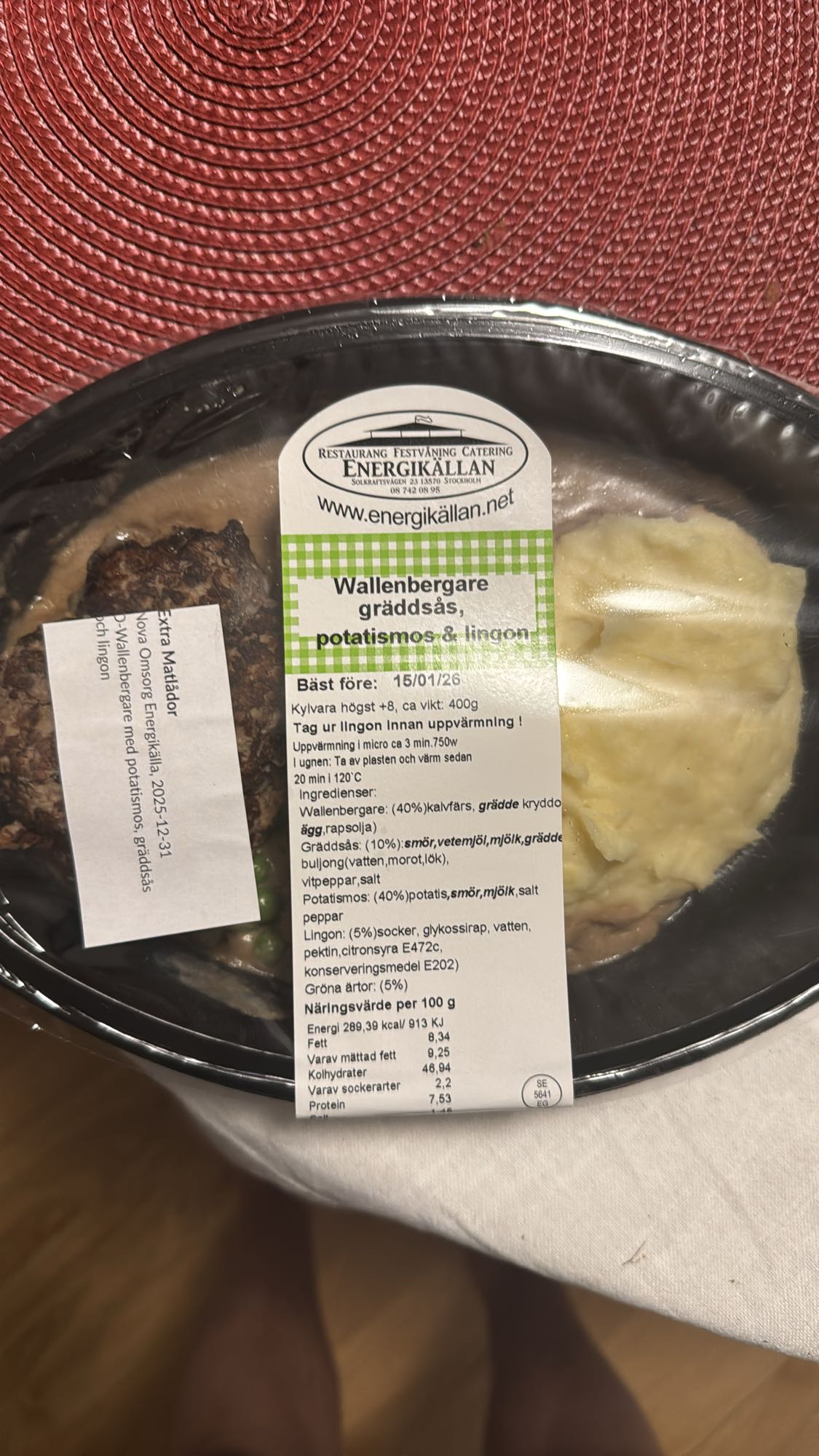 Wallenbergare med mos & lingon