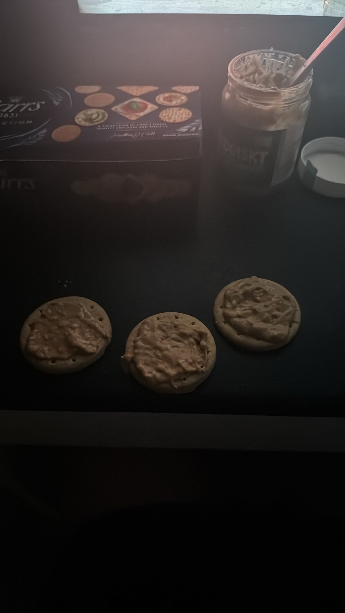 Kex med jordnötssmör