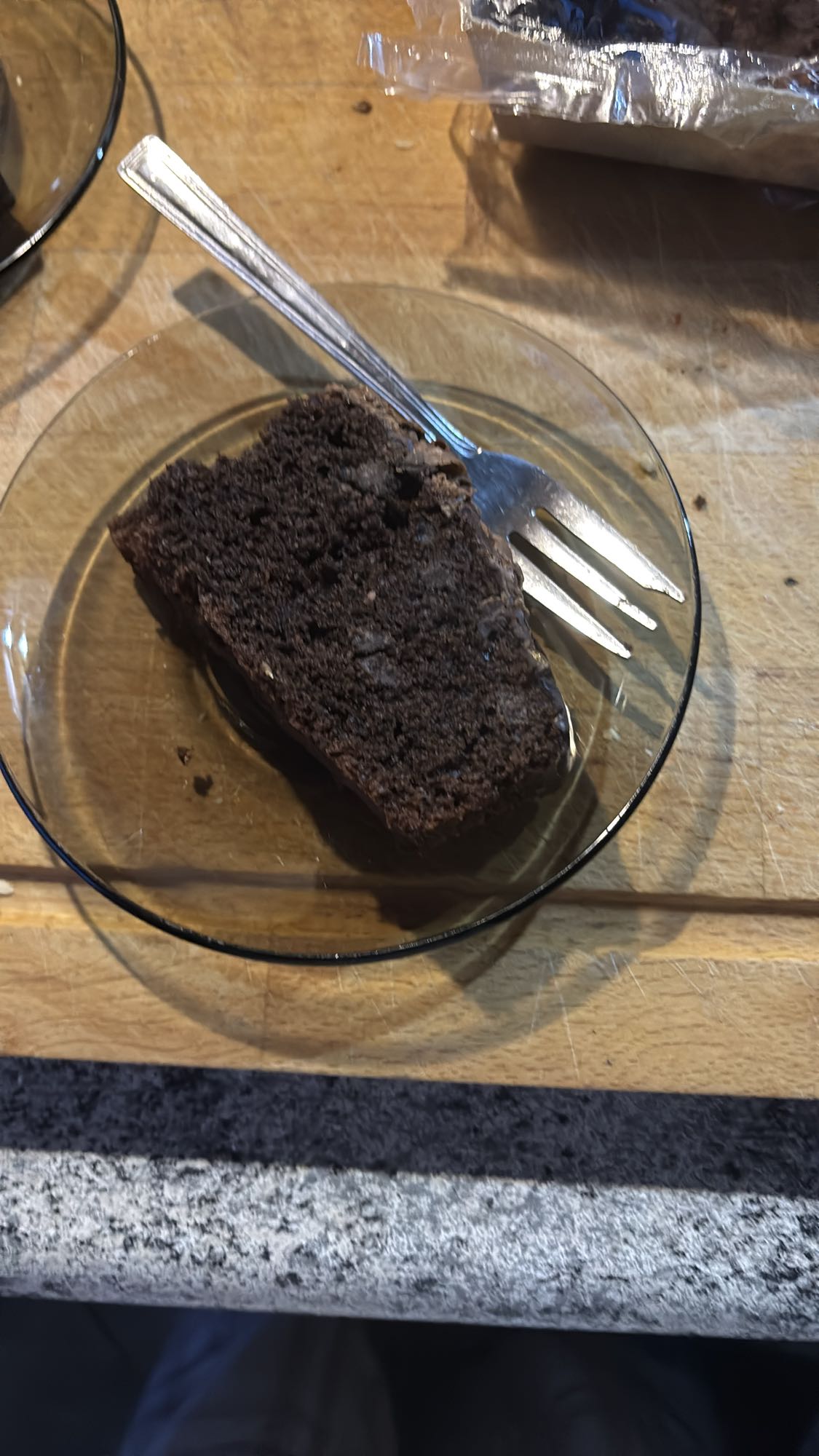 kawałek ciasta czekoladowego