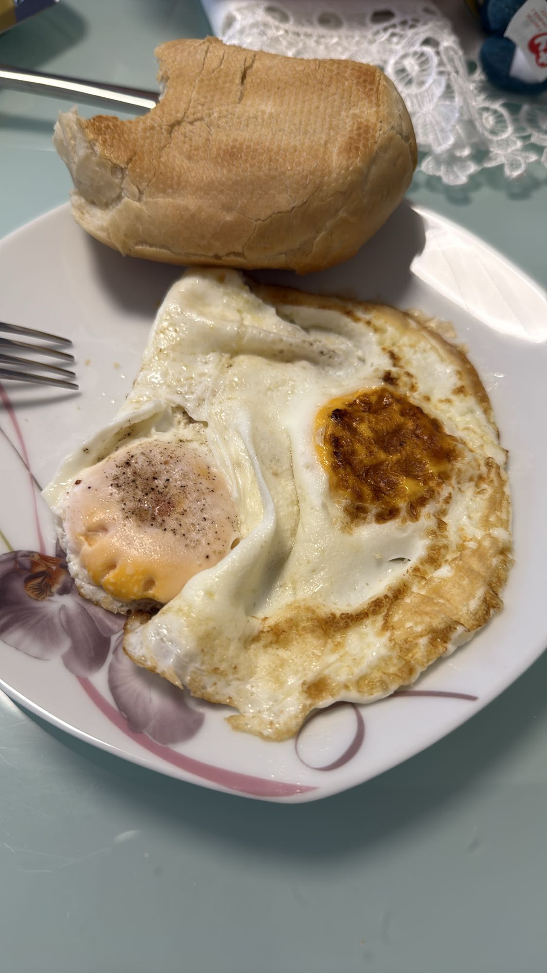 Fried egg ve ekmek